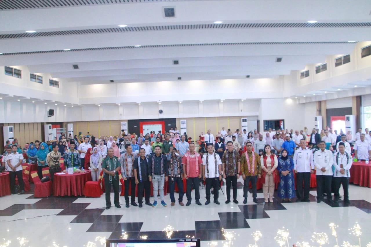 Masyarakat dan Wakil Rakyat Awasi Pembangunan Masyarakat dan Wakil Rakyat Awasi Pembangunan