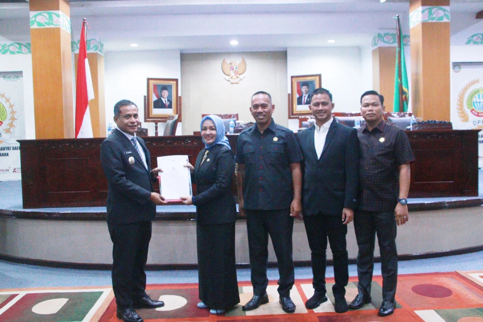 DPRD dan Pemkot Pontianak Bahas Rancangan Perda Penanggulangan TBC DPRD dan Pemkot Pontianak Bahas Rancangan Perda Penanggulangan TBC