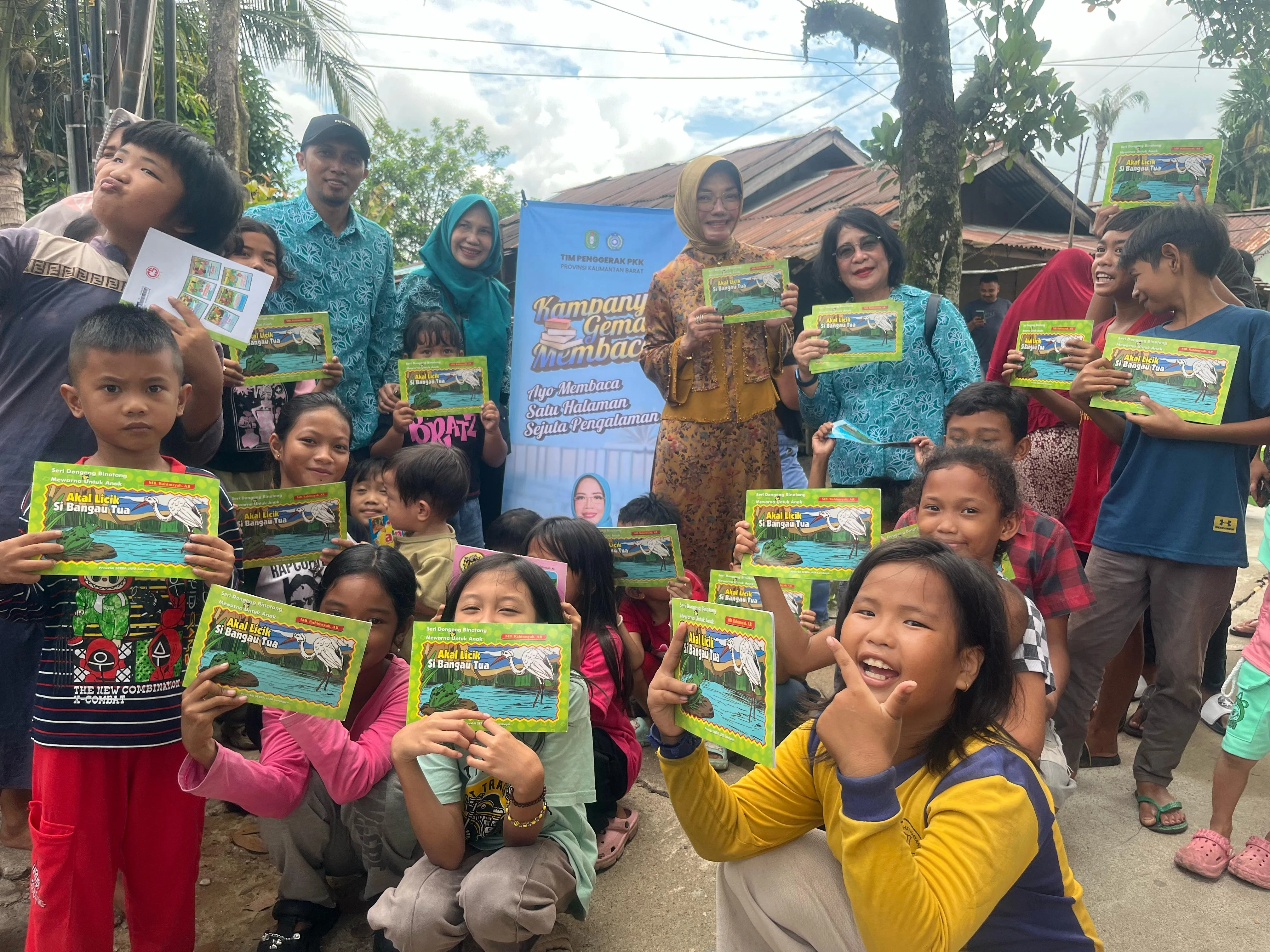 PKK Pontianak Kampanyekan Gemar Membaca Cetak Generasi Cerdas PKK Pontianak Kampanyekan Gemar Membaca Cetak Generasi Cerdas