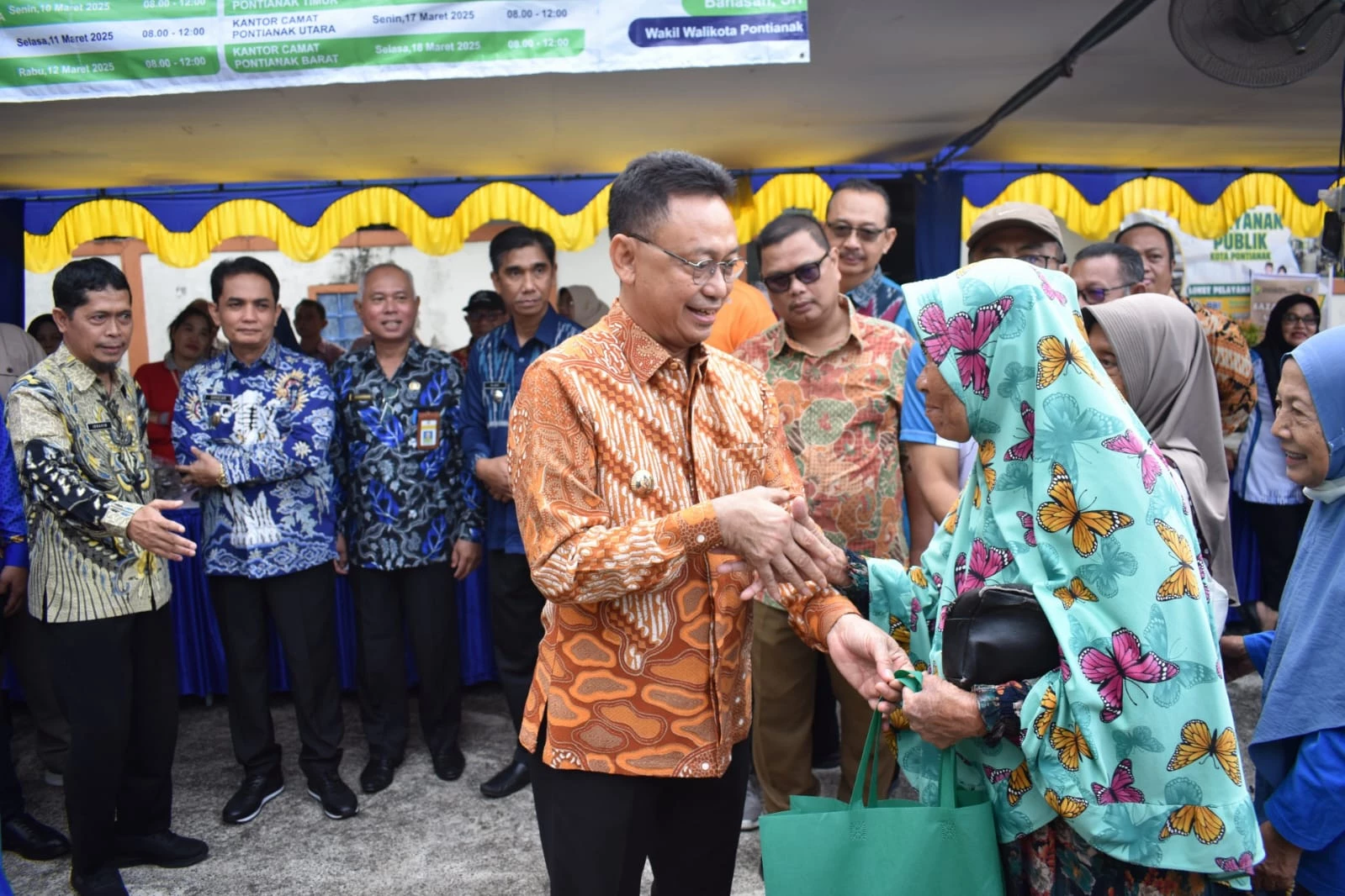 Warga Terbantu Pasar Murah di Pontianak Timur