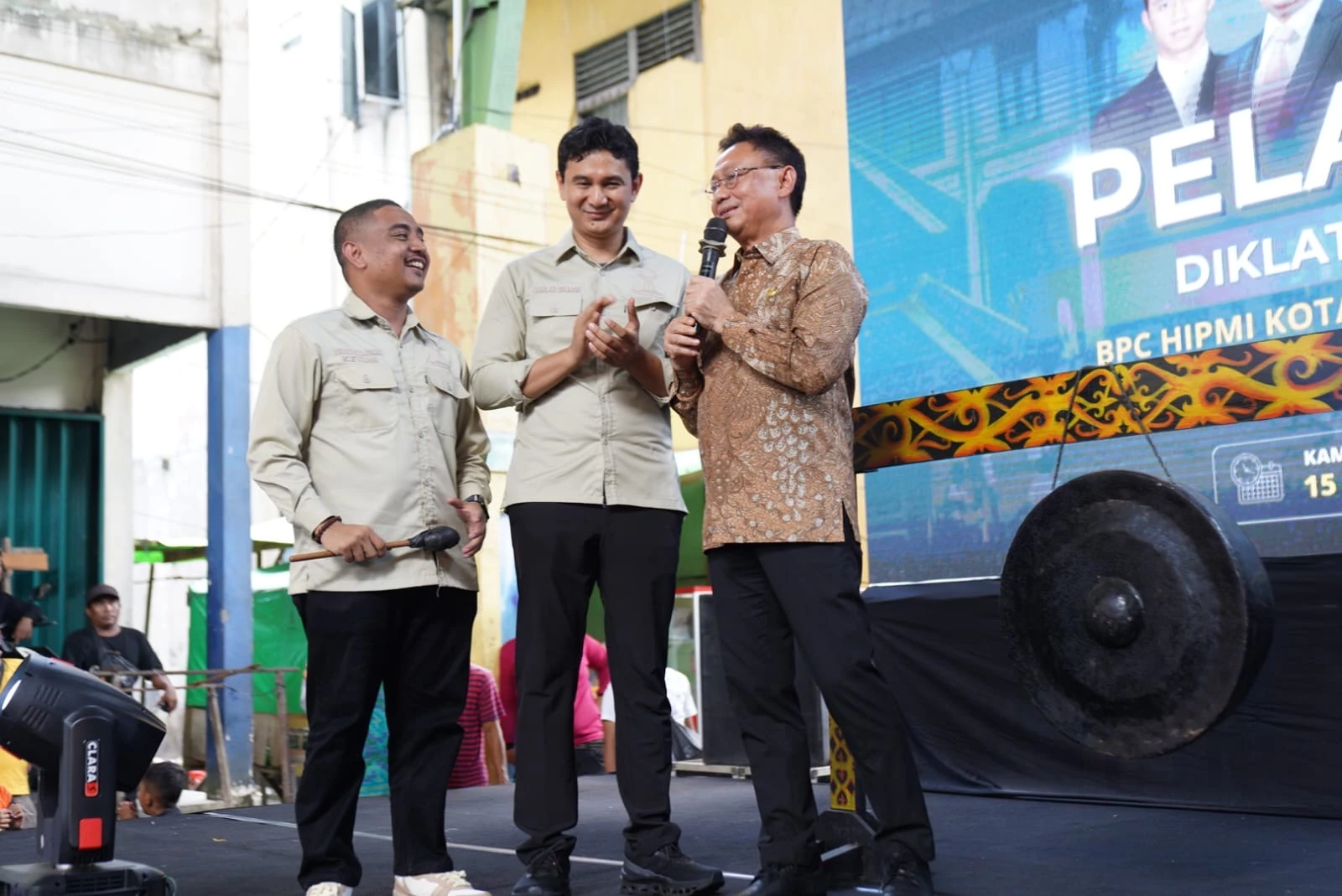 Momen Langka, Pelantikan Pengurus HIPMI di Pasar Tengah