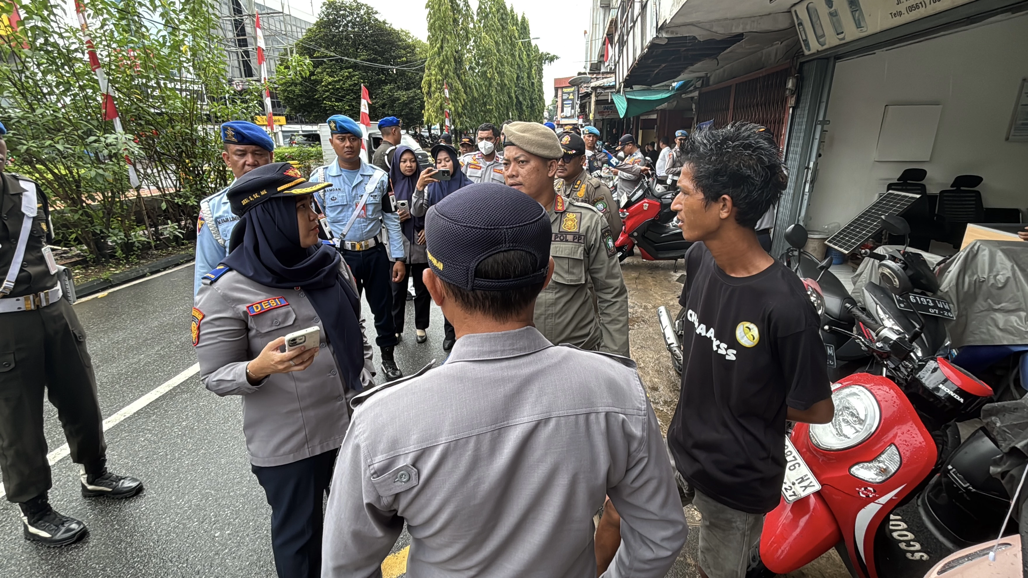 Tertibkan Jukir Liar, Delapan Orang Diamankan Tertibkan Jukir Liar, Delapan Orang Diamankan