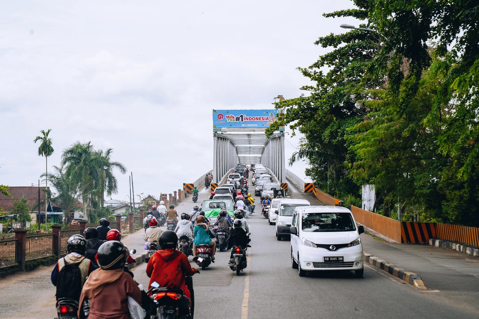 Pelebaran Jalan dan Penataan Persimpangan Dukung Duplikasi Jembatan Kapuas I