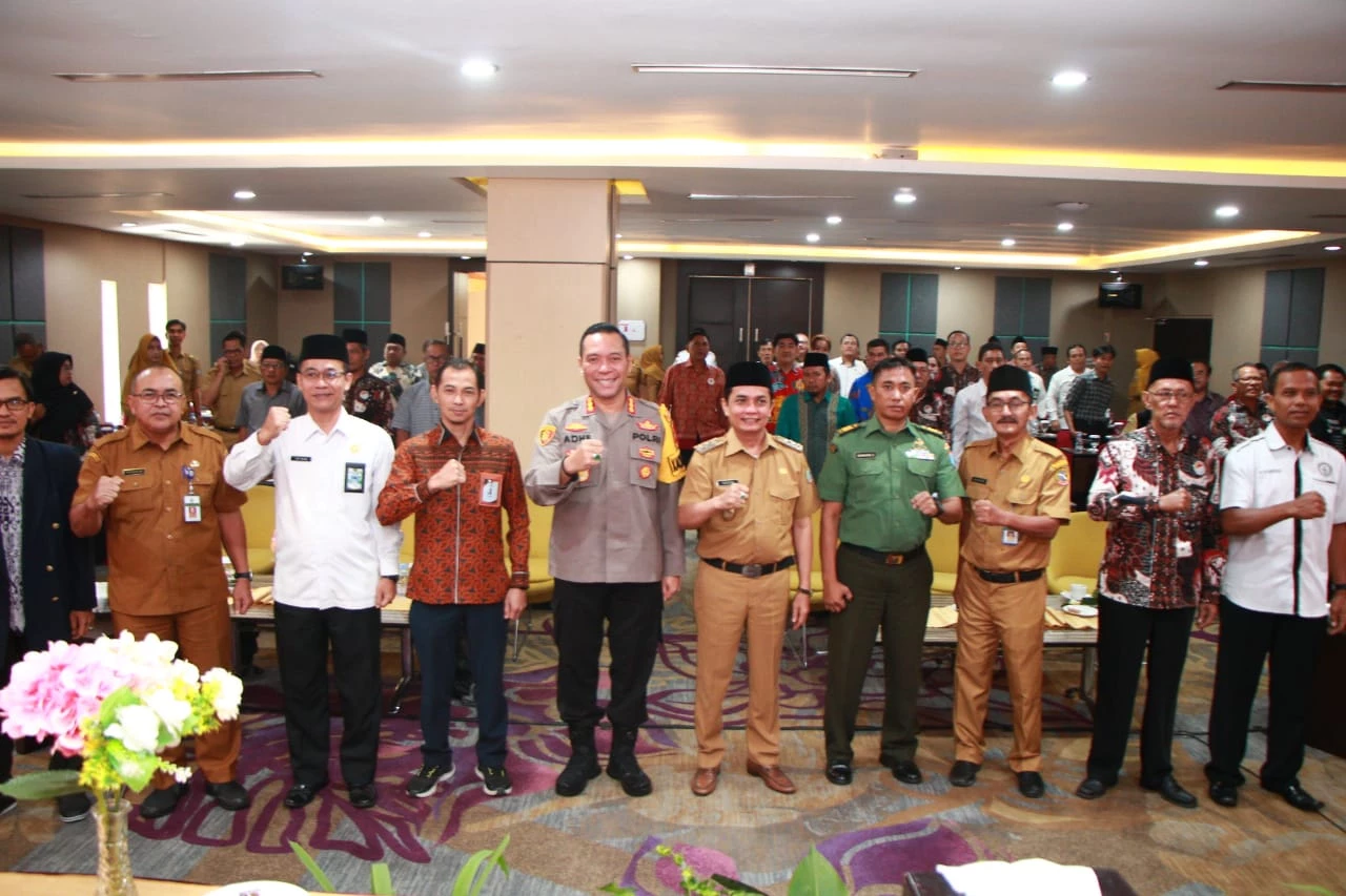 Tumbuhkembangkan Nilai-nilai Kebersamaan Lewat Dialog Interaktif FKUB Tumbuhkembangkan Nilai-nilai Kebersamaan Lewat Dialog Interaktif FKUB