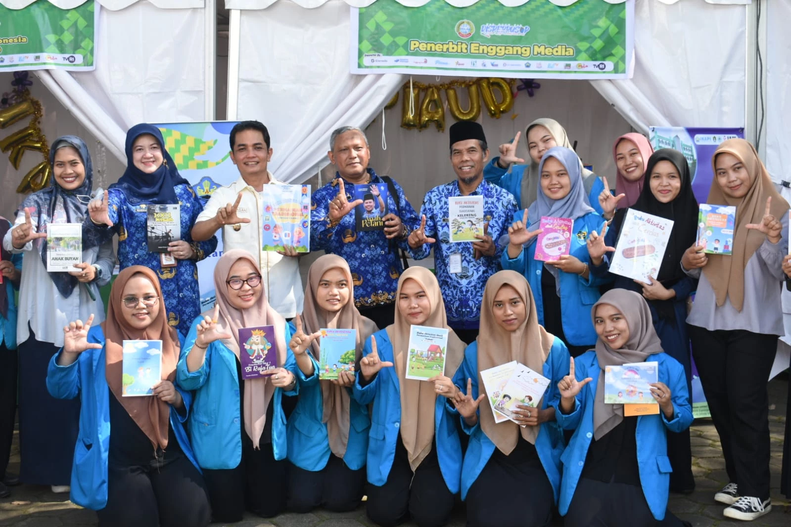 Lomba Bercerita dan Bazar Buku di Hari Buku Nasional, Upaya Pemkot Pontianak Budayakan Gemar Membaca Lomba Bercerita dan Bazar Buku di Hari Buku Nasional, Upaya Pemkot Pontianak Budayakan Gemar Membaca