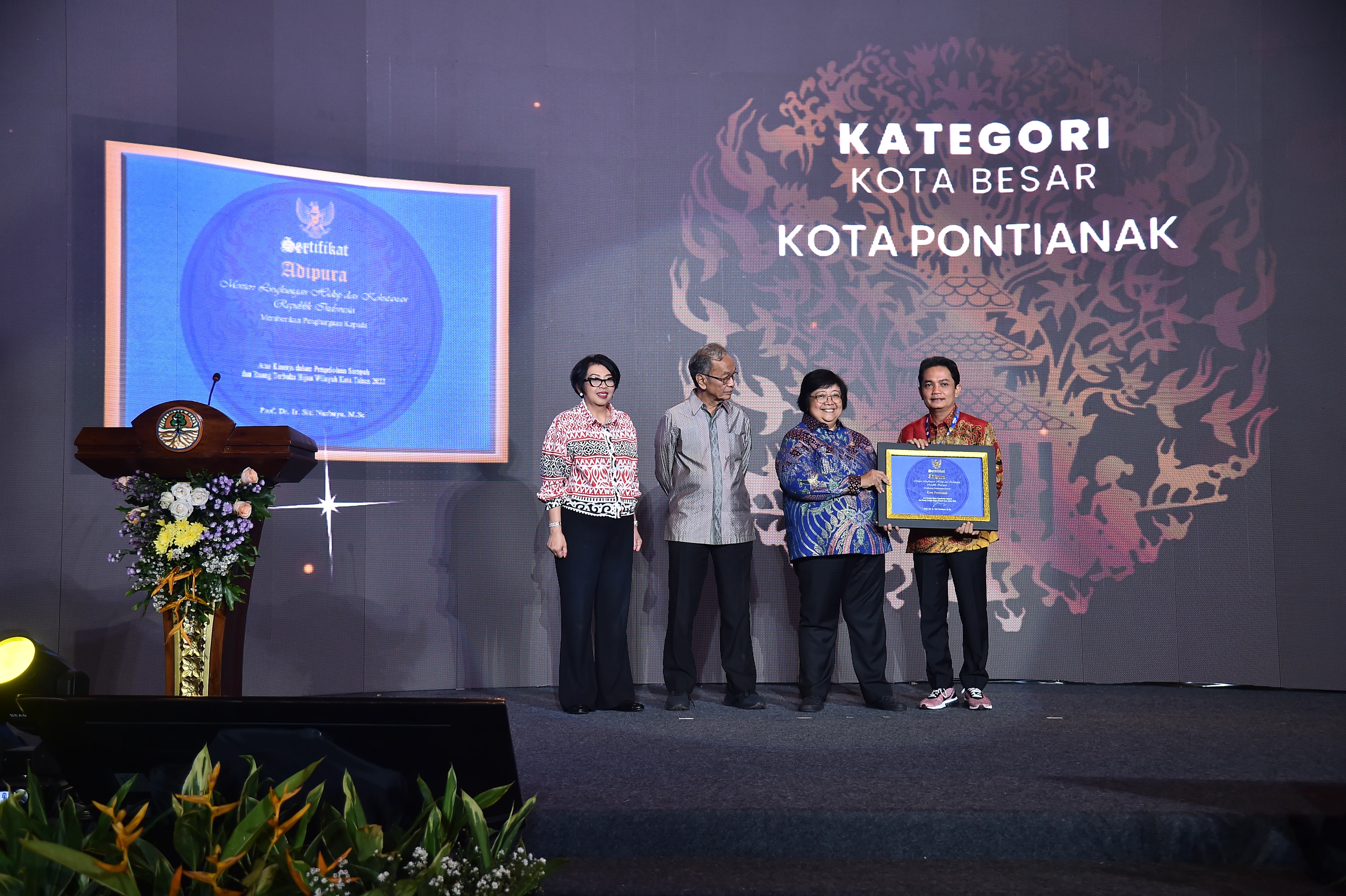 Kota Pontianak Raih Adipura Kategori Kota Besar Kota Pontianak Raih Adipura Kategori Kota Besar