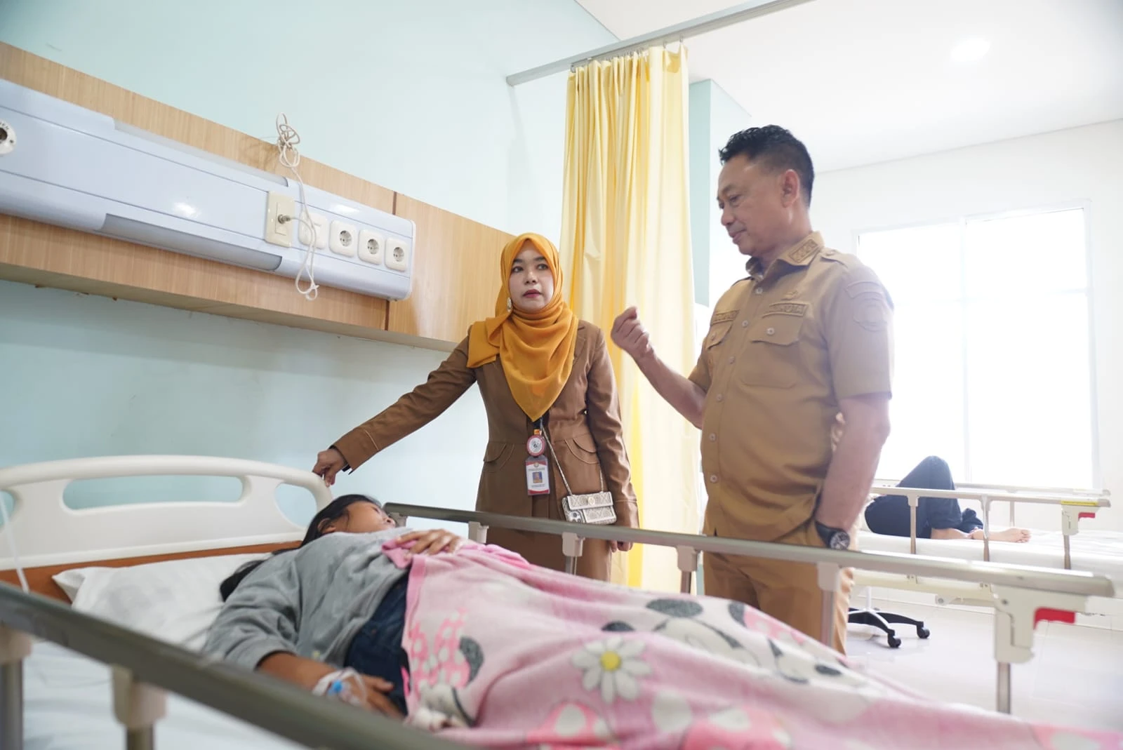 Wako Edi Jenguk 56 Warga Diduga Alami Gejala Keracunan Makanan