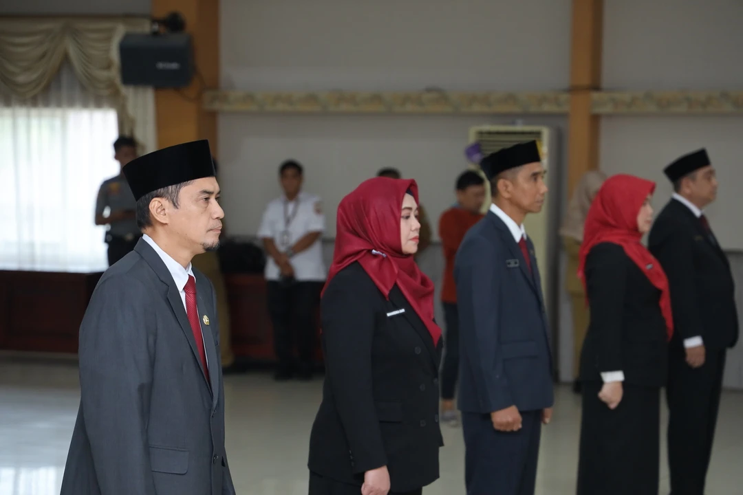 Lantik Lima Pejabat Eselon Dua, Edi Harap Kualitas Pelayanan Publik Meningkat
