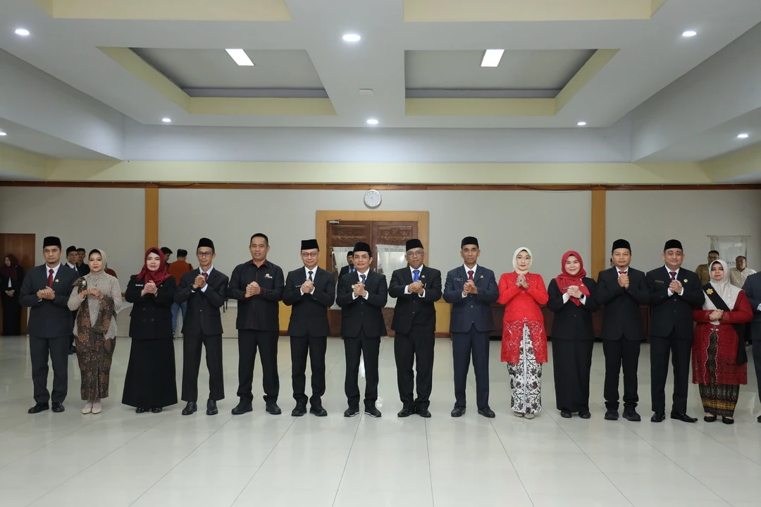 Lantik Lima Pejabat Eselon Dua, Edi Harap Kualitas Pelayanan Publik Meningkat