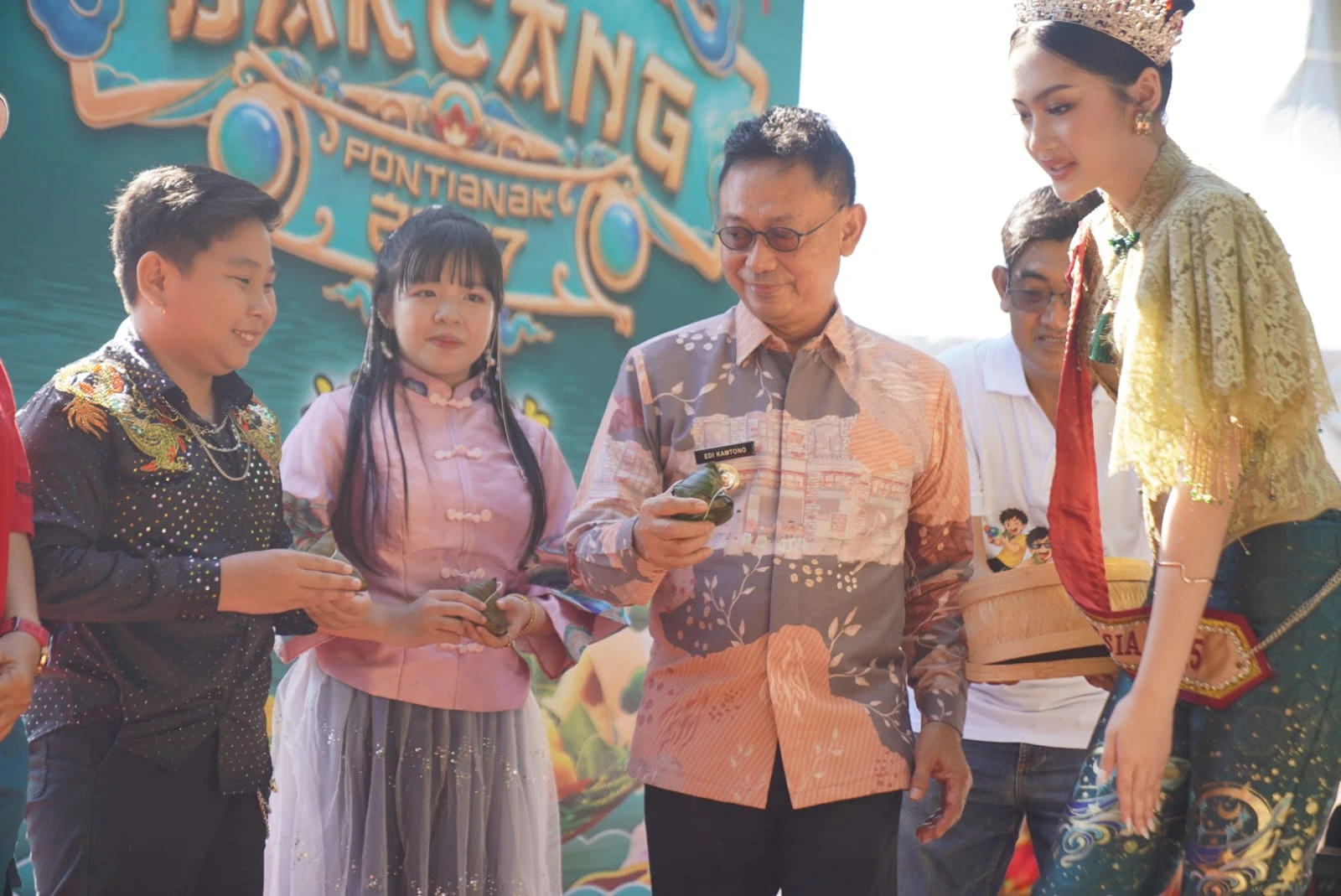 Festival 1000 Bakcang Dibagikan Gratis