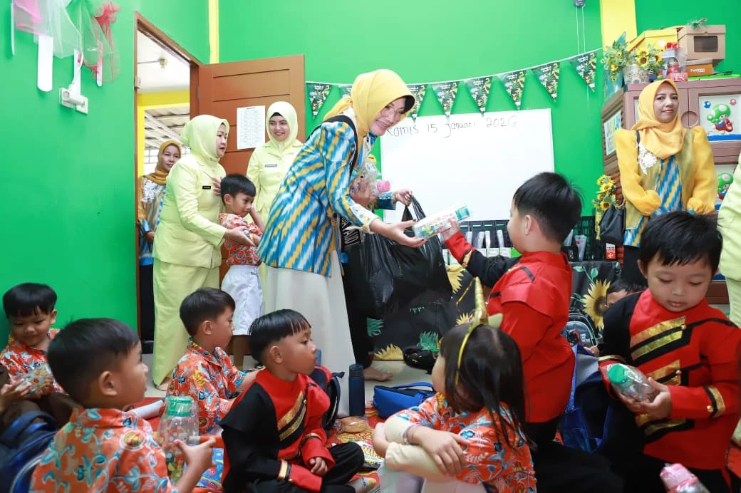 Kunjungi TK Adhyaksa XI, Bunda PAUD Dorong Pendidikan Ramah Anak