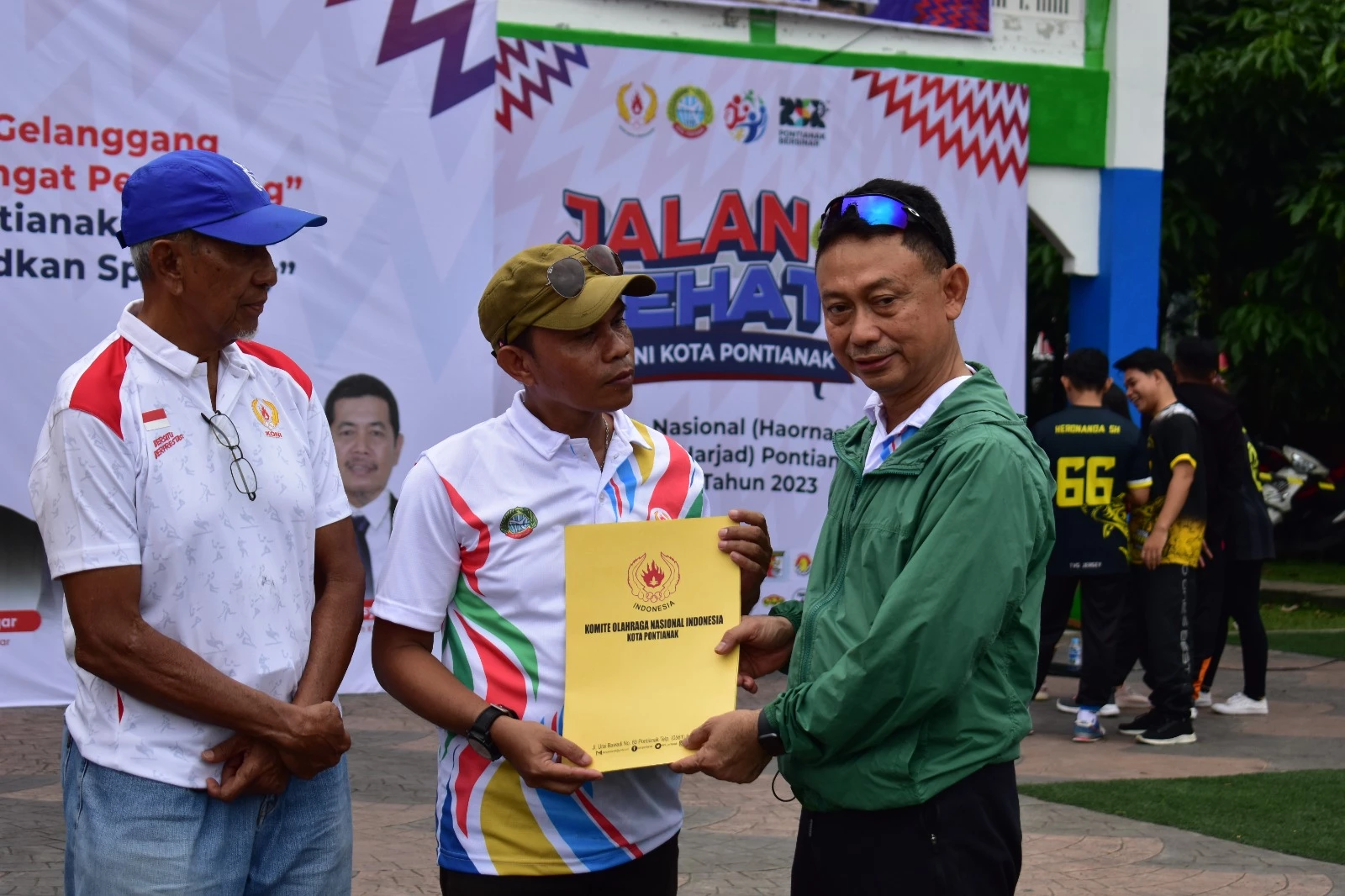 Apresiasi Insan Olahraga, Wali Kota Serahkan Penghargaan Atlet dan Pelatih Senior Apresiasi Insan Olahraga, Wali Kota Serahkan Penghargaan Atlet dan Pelatih Senior