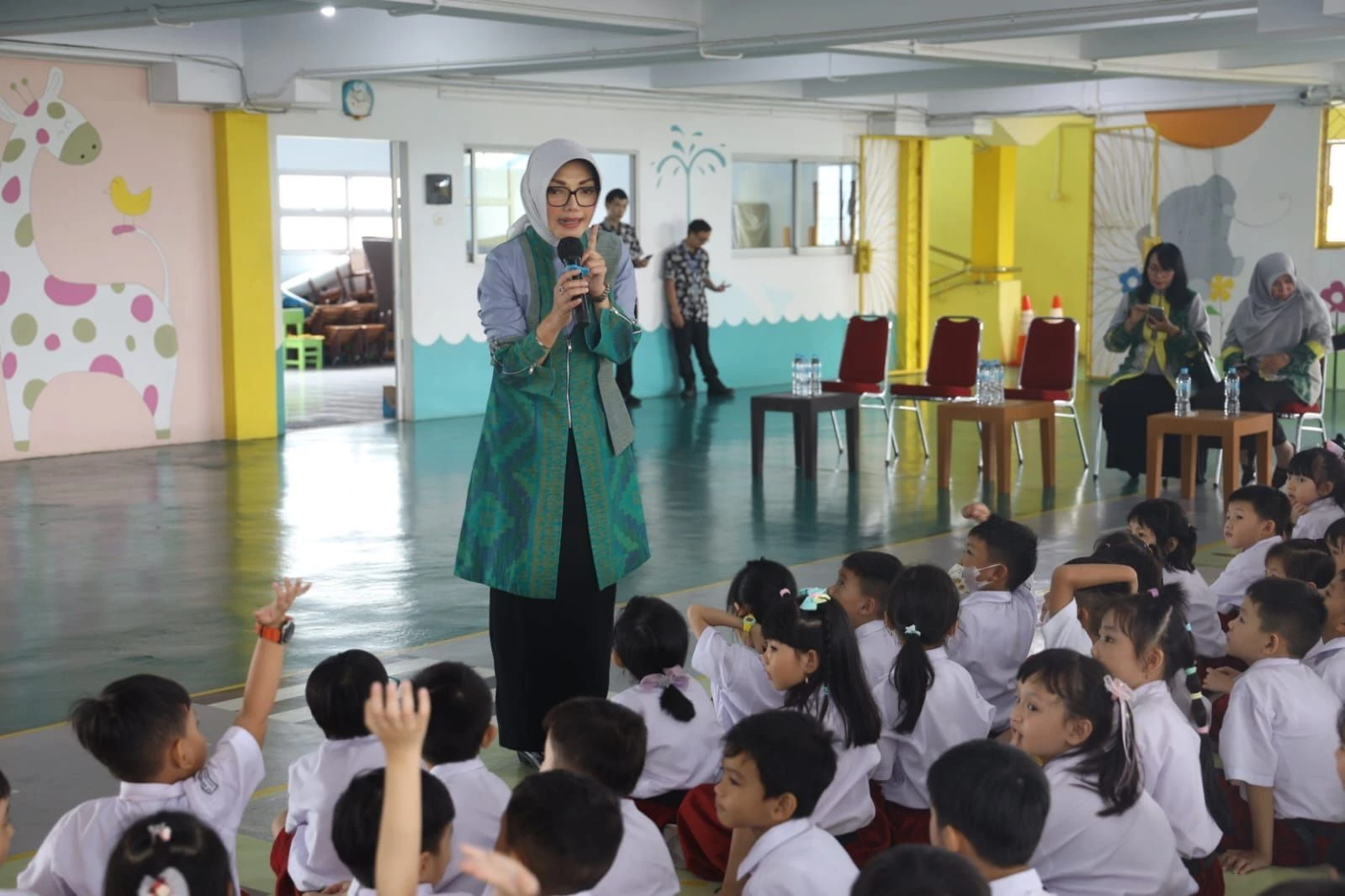 Bunda PAUD Monitor MPLS ke SD Bina Mulya