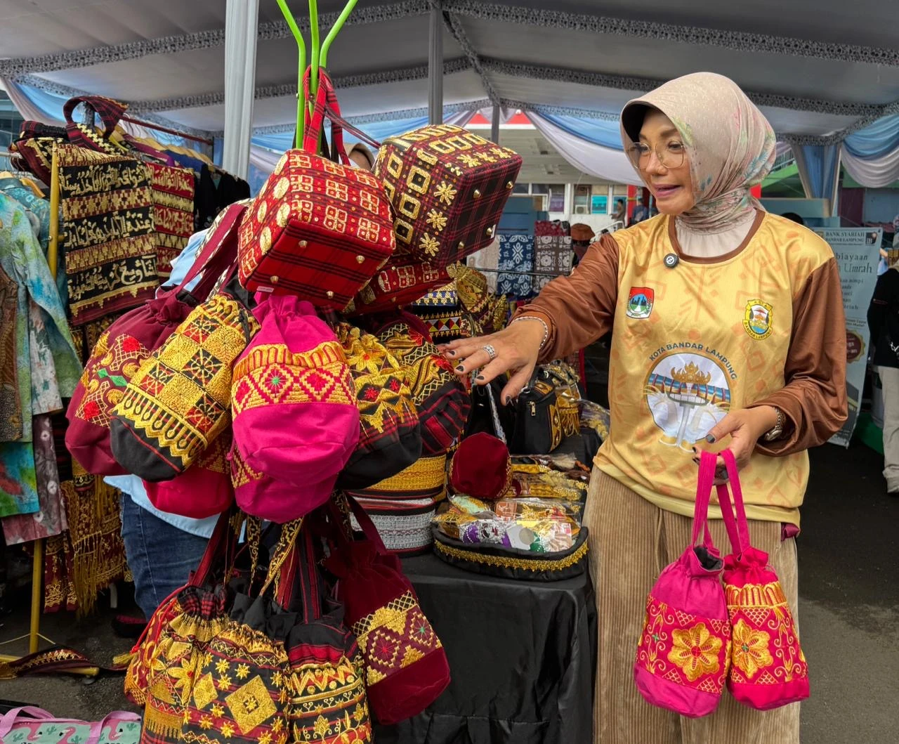 Dari Sarasehan Nasional, Yanieta Paparkan Peran Strategis Istri Wali Kota dalam Branding Daerah