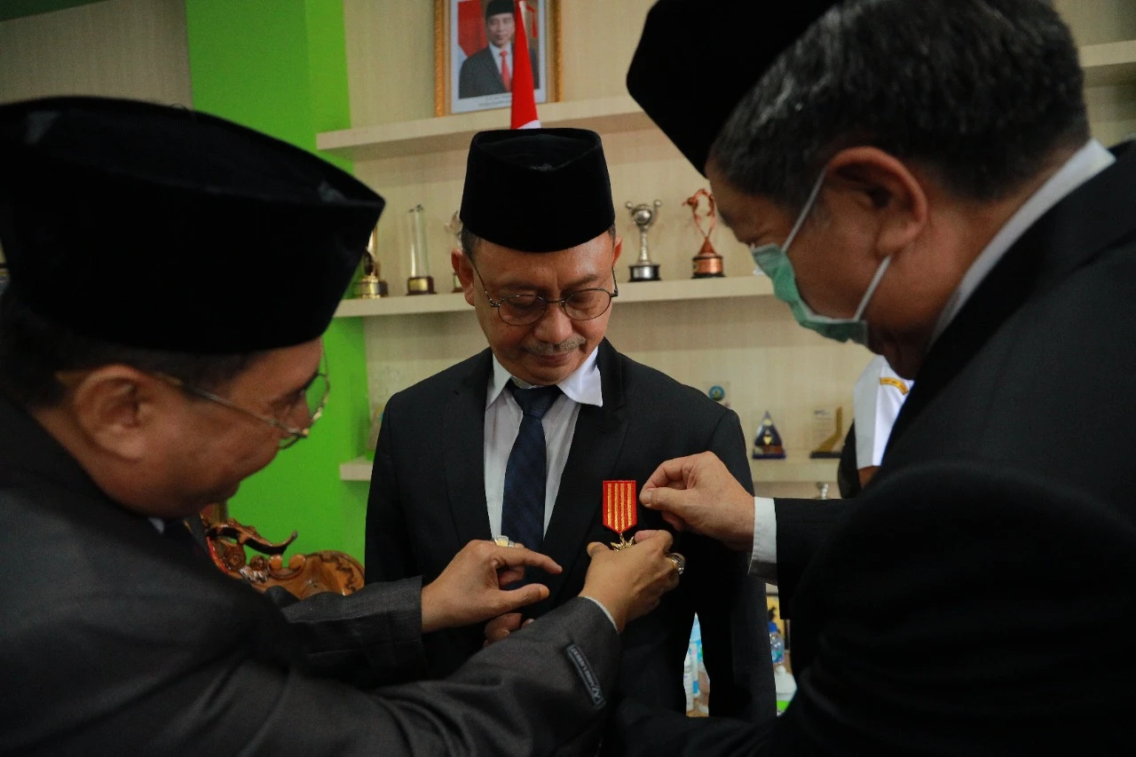 Wali Kota Terima Lencana Kehormatan DHN 45 RI