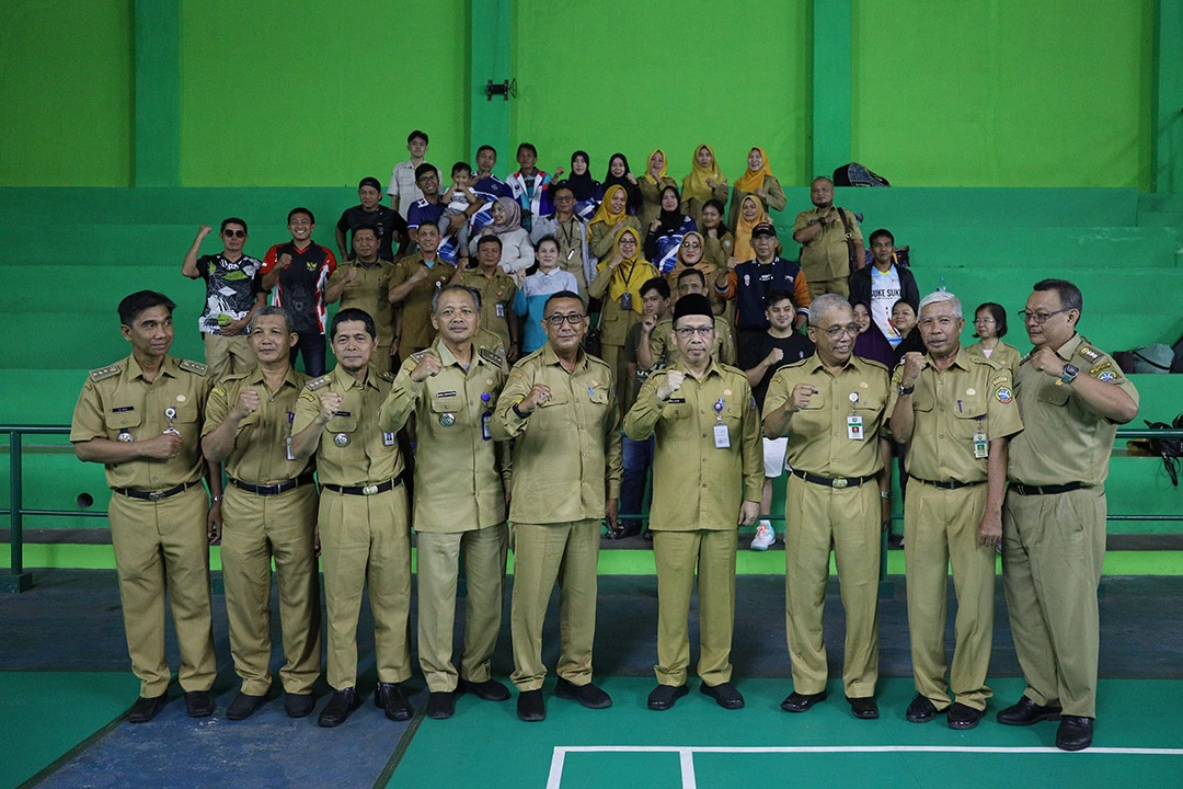 Pererat Solidaritas Antar ASN Lewat Pertandingan Bulu Tangkis Pererat Solidaritas Antar ASN Lewat Pertandingan Bulu Tangkis