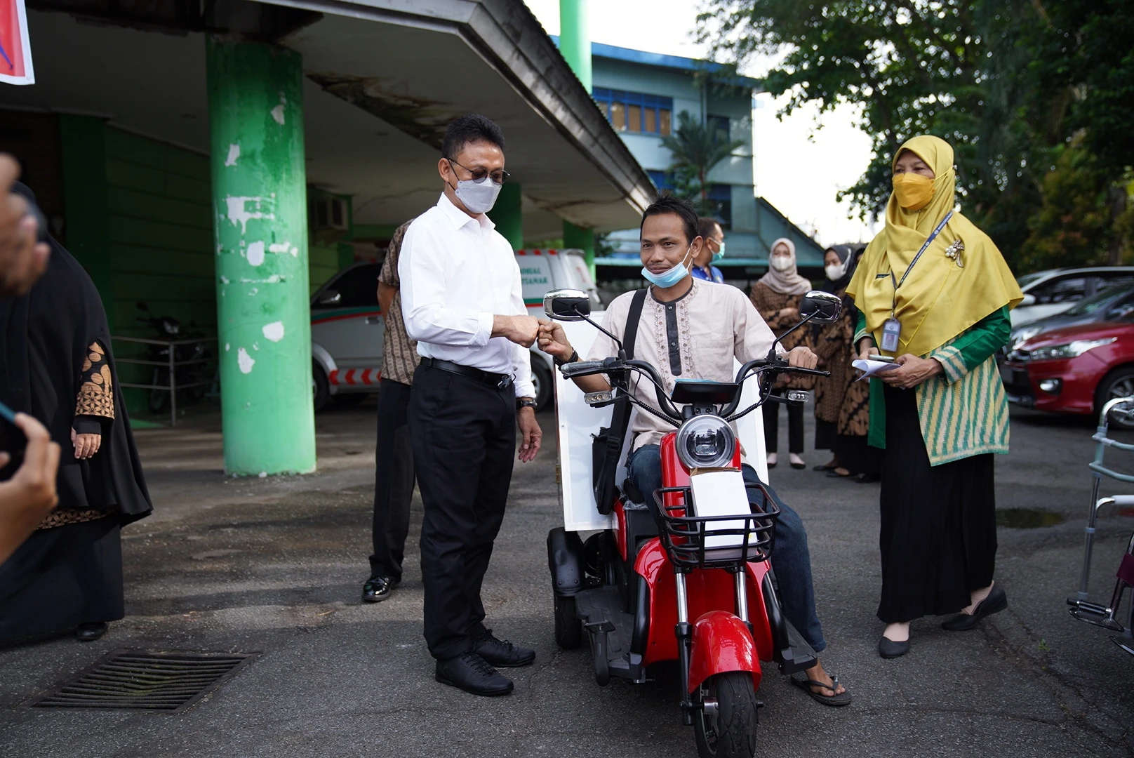 Safari Tak Menyangka Terima Bantuan Motor Listrik