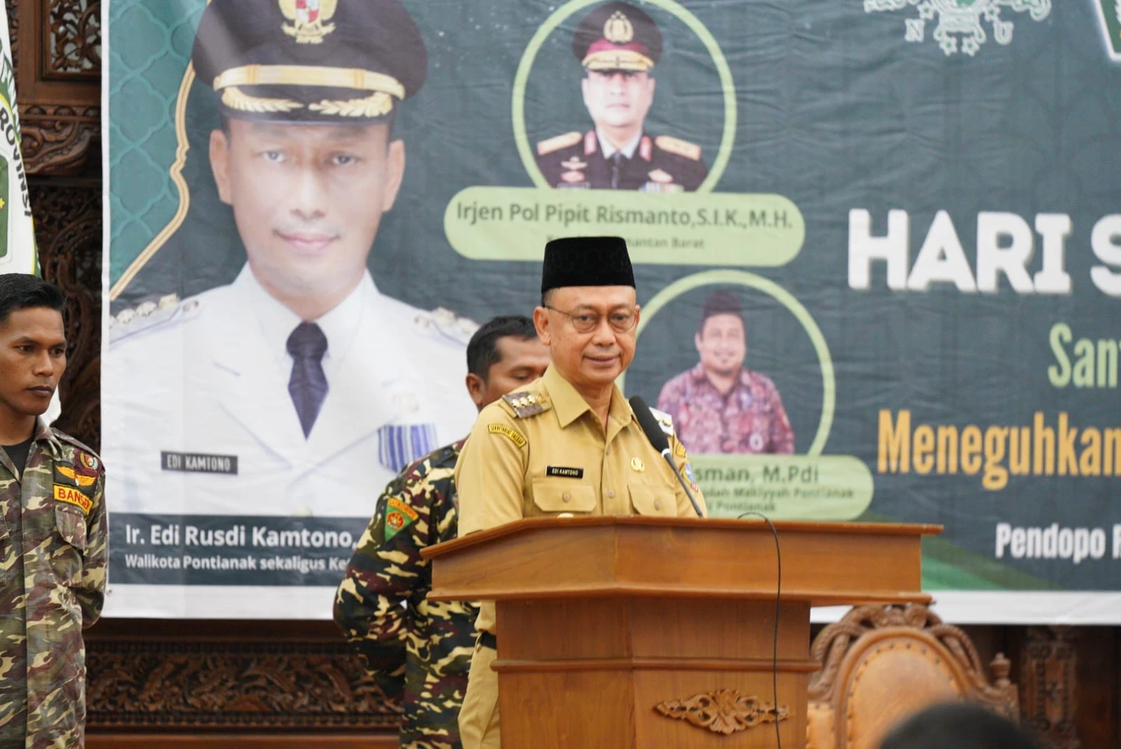 Wali Kota Ajak Santri Jadi Agen Perubahan di Era Digital Wali Kota Ajak Santri Jadi Agen Perubahan di Era Digital