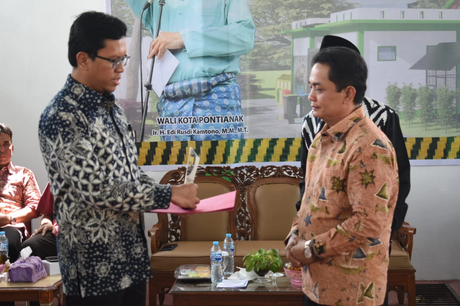 Kelurahan Sungai Jawi Kini Miliki TPS 3R Kelurahan Sungai Jawi Kini Miliki TPS 3R