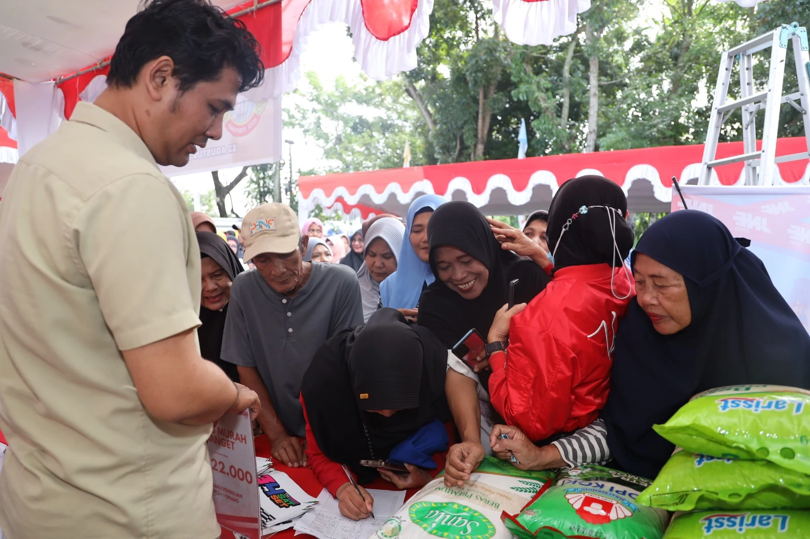 Semarak Hari Jadi, Pemkot Gelar Pasar Murah dari 24-31 Oktober Semarak Hari Jadi, Pemkot Gelar Pasar Murah dari 24-31 Oktober