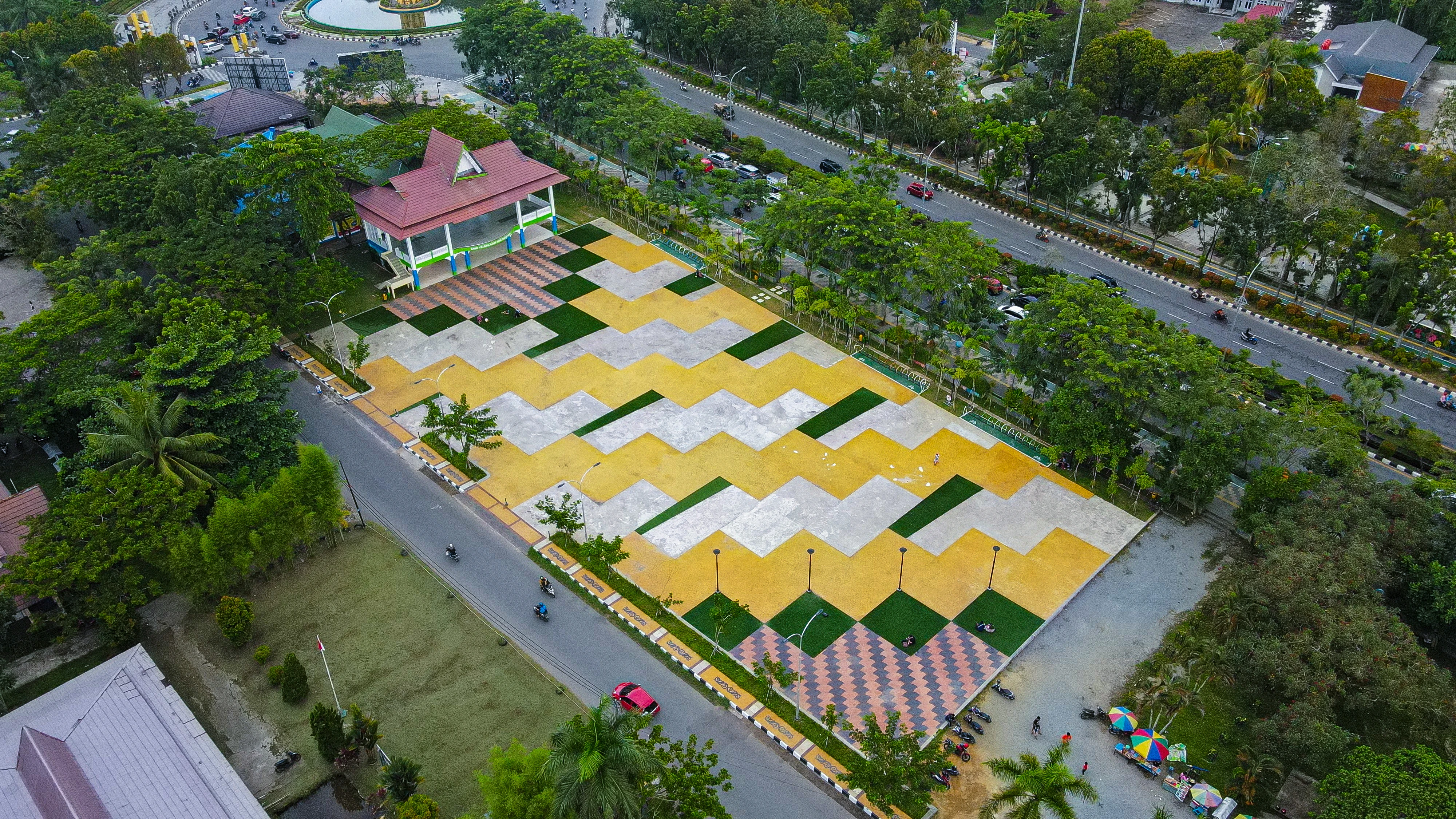 Pengunjung Taman Buang Sampah Sembarangan Bakal Didenda