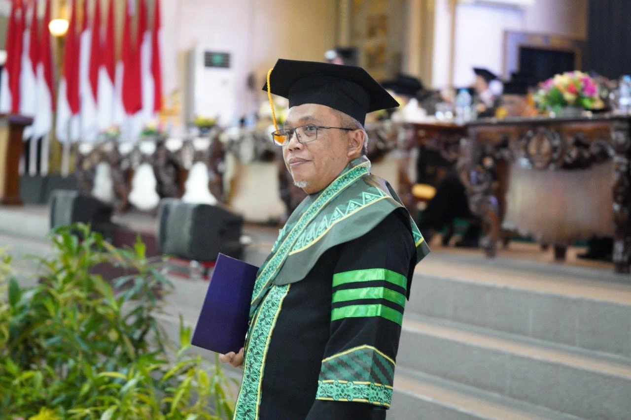 Resmi Sandang Gelar Doktor, Amirullah Ajak ASN Tanamkan Longlife Learning Resmi Sandang Gelar Doktor, Amirullah Ajak ASN Tanamkan Longlife Learning