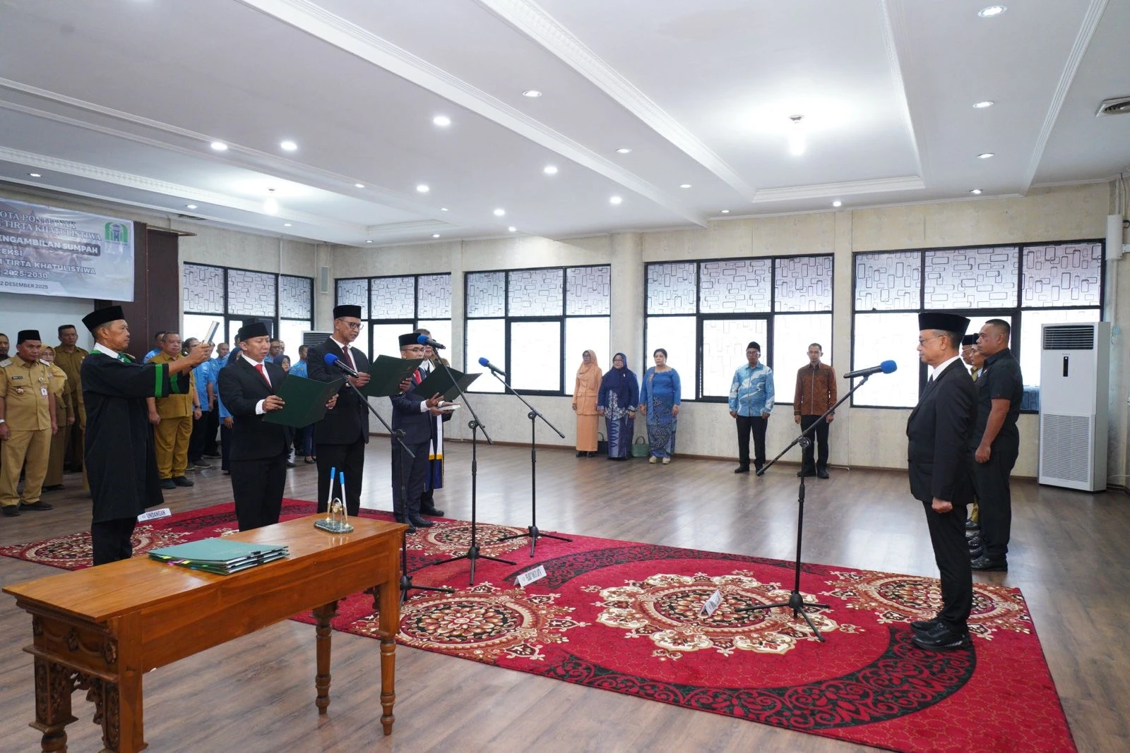 Lantik Direksi PDAM Baru, Wako Edi Tekankan Peningkatan Layanan Air Bersih