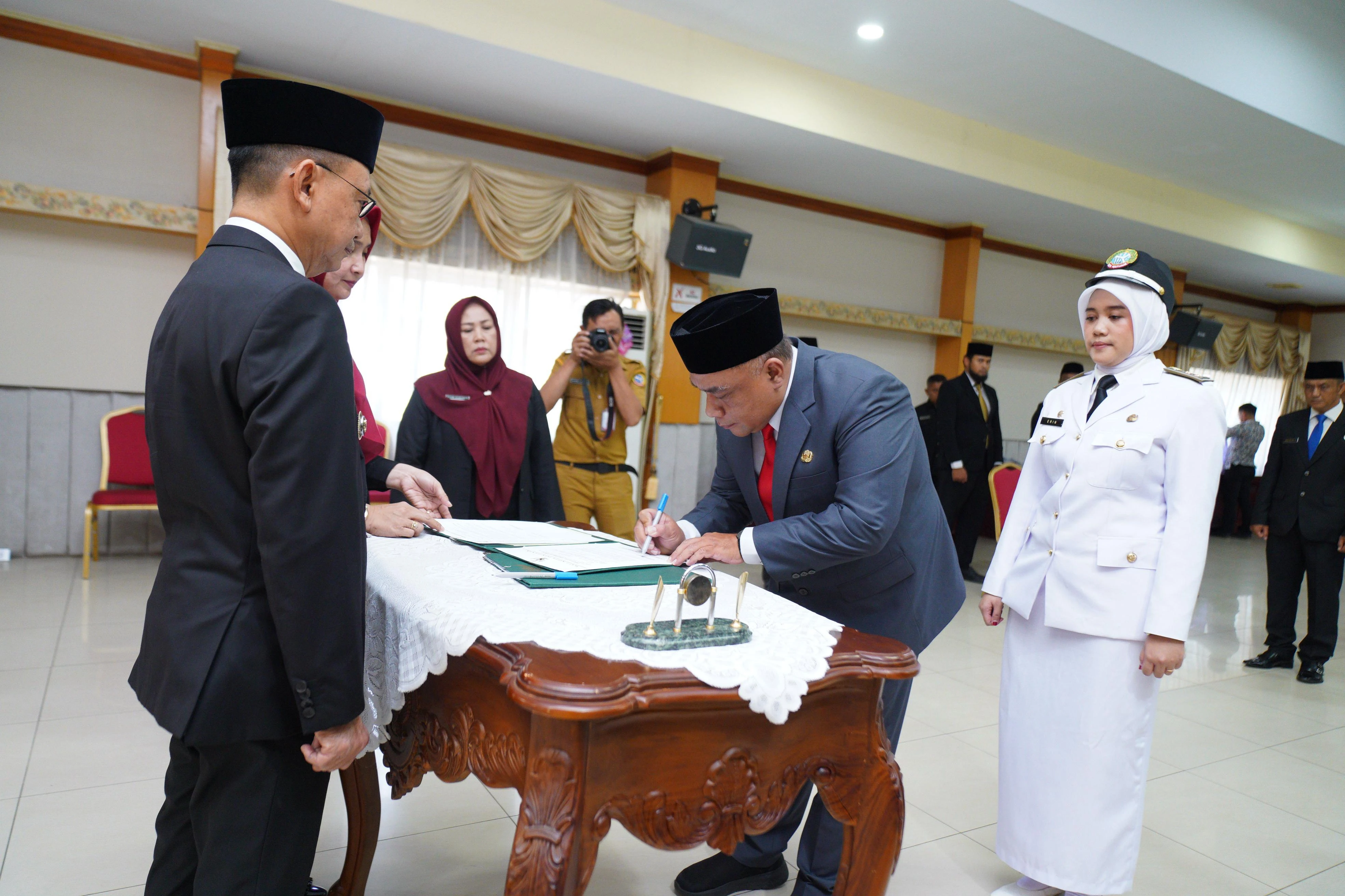 Lantik 29 Pejabat Eselon 3 dan 4, Edi Tekankan ASN Harus Adaptif dan Gerak Cepat