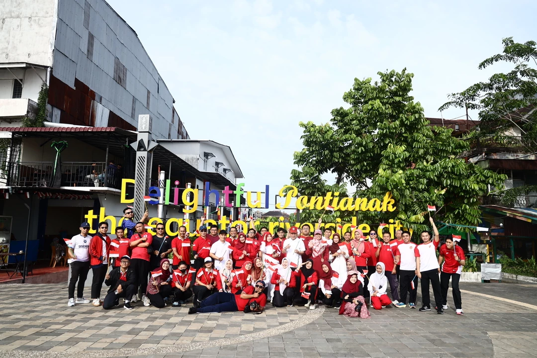 Semarak HUT ke-80 RI, Diskominfo Pontianak Gelar Jalan Santai dan Lomba Tradisional