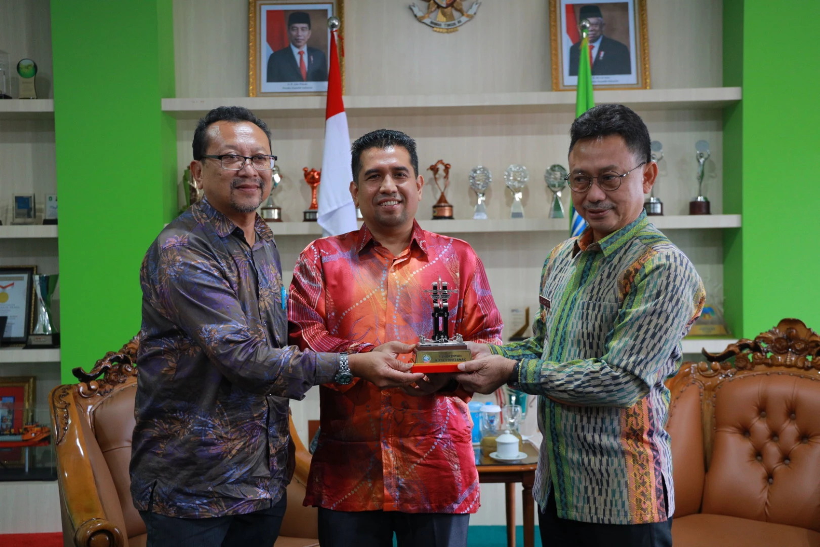 Kuching - Pontianak Jajaki Kerjasama Pariwisata Kuching - Pontianak Jajaki Kerjasama Pariwisata