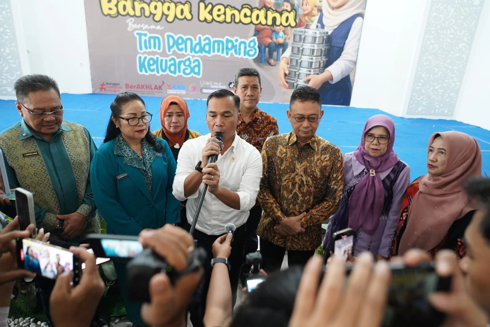 Menteri Wihaji Dorong Penguatan Peran Tim Pendamping Keluarga di Pontianak