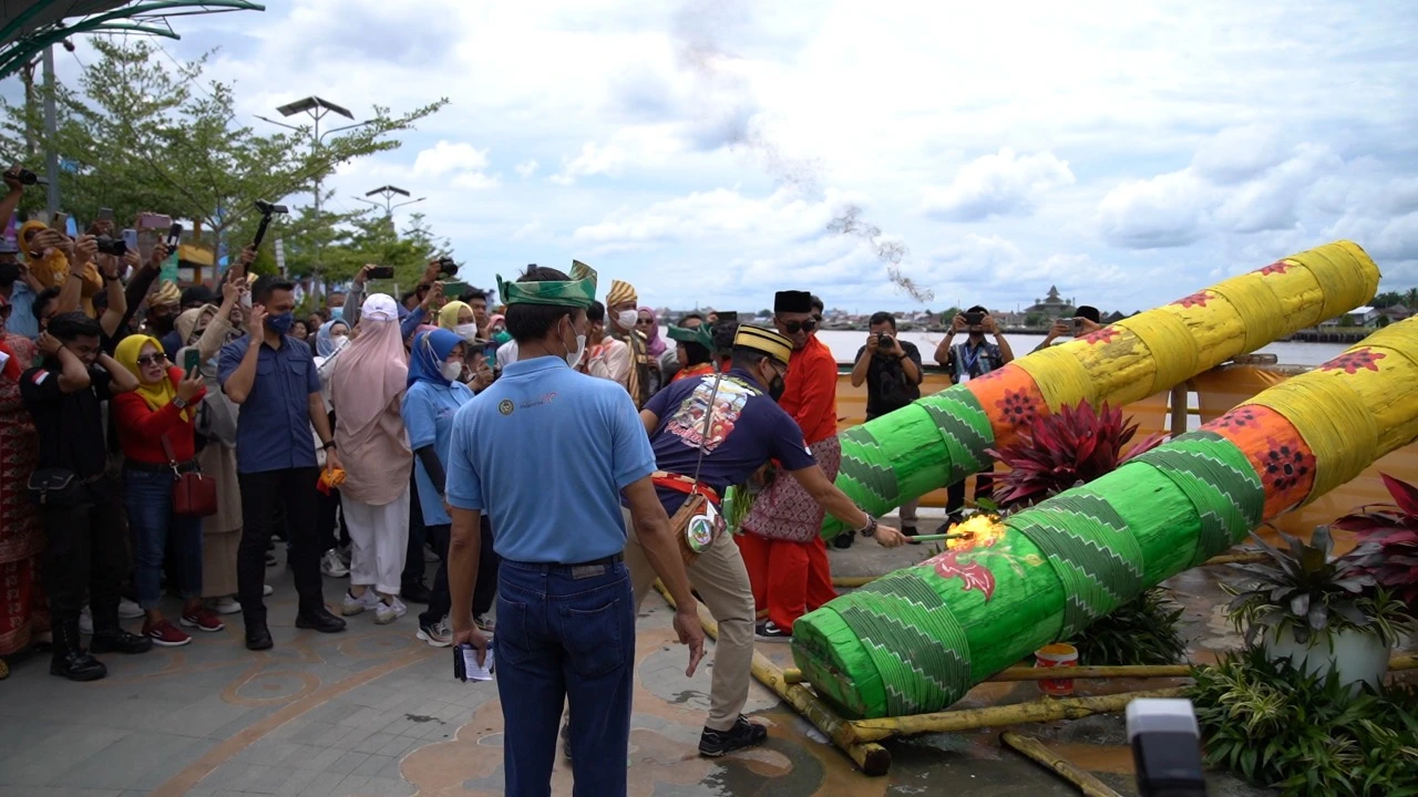 Sulut Meriam Karbit, Menteri Sandi: Sensasi Luar Biasa
