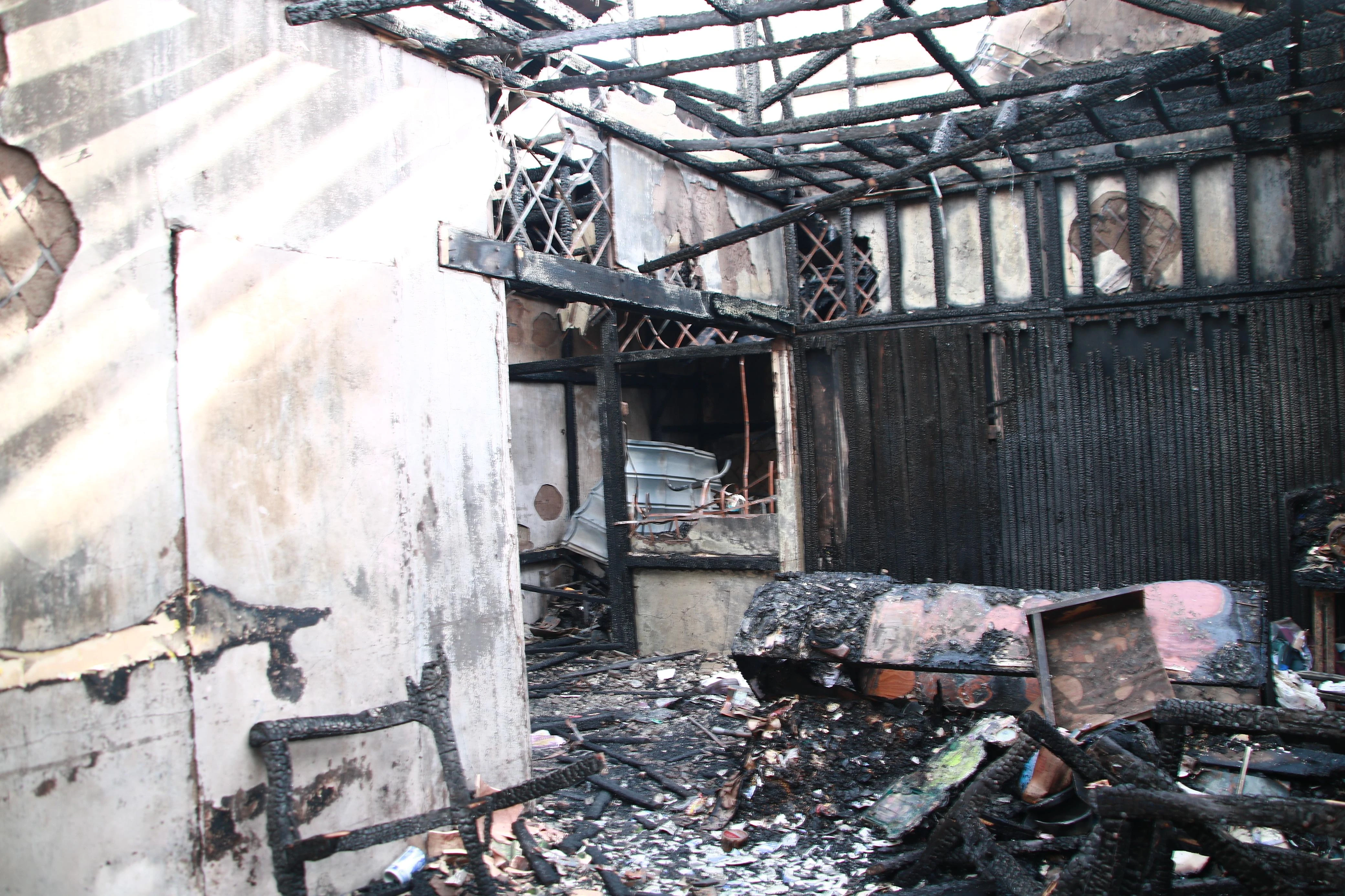 Wawako Bahasan Serahkan Bantuan bagi Korban Kebakaran di Gang Sa’aman