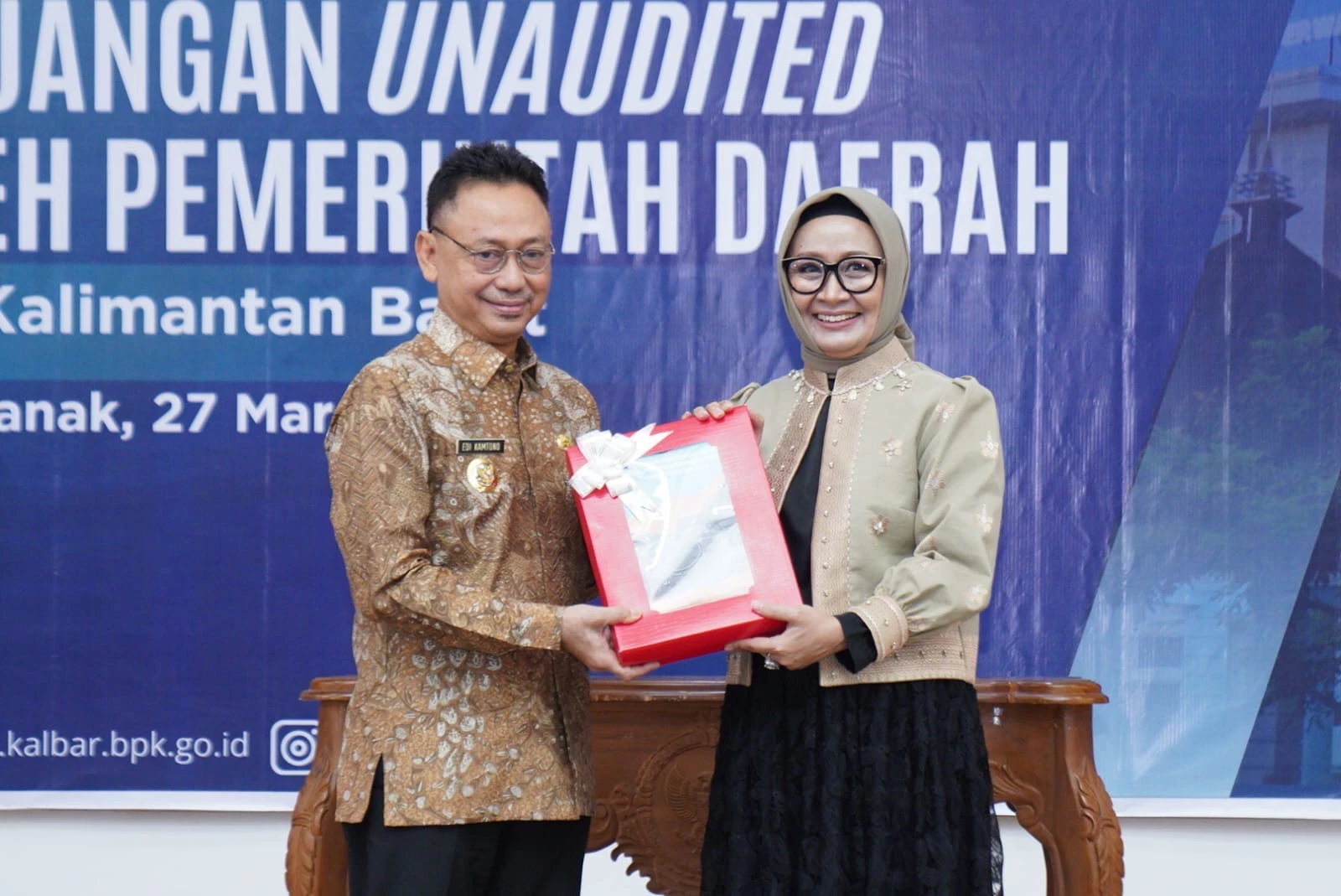 Serahkan LKPD, Wako Edi Harap Kualitas Meningkat Serahkan LKPD, Wako Edi Harap Kualitas Meningkat