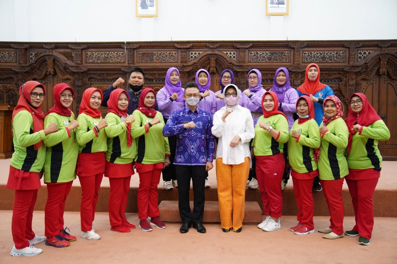 Lepas Atlet FORNAS, Pesan Edi : Junjung Sportivitas dan Tunjukkan Kearifan Lokal