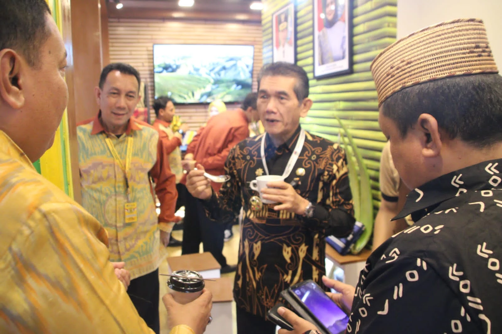 Stand Pontianak Raih Juara Favorit ICE APEKSI