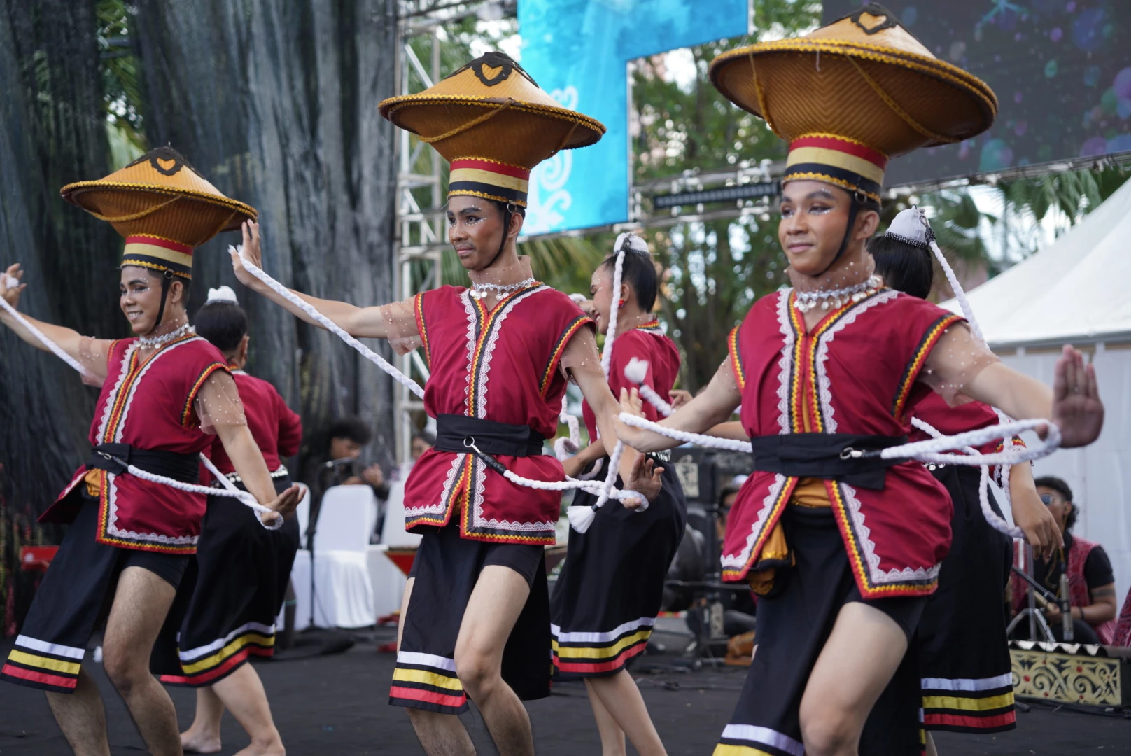 Lewat Tari Gasing, Pontianak Juara III Festival Seni Budaya Nusantara