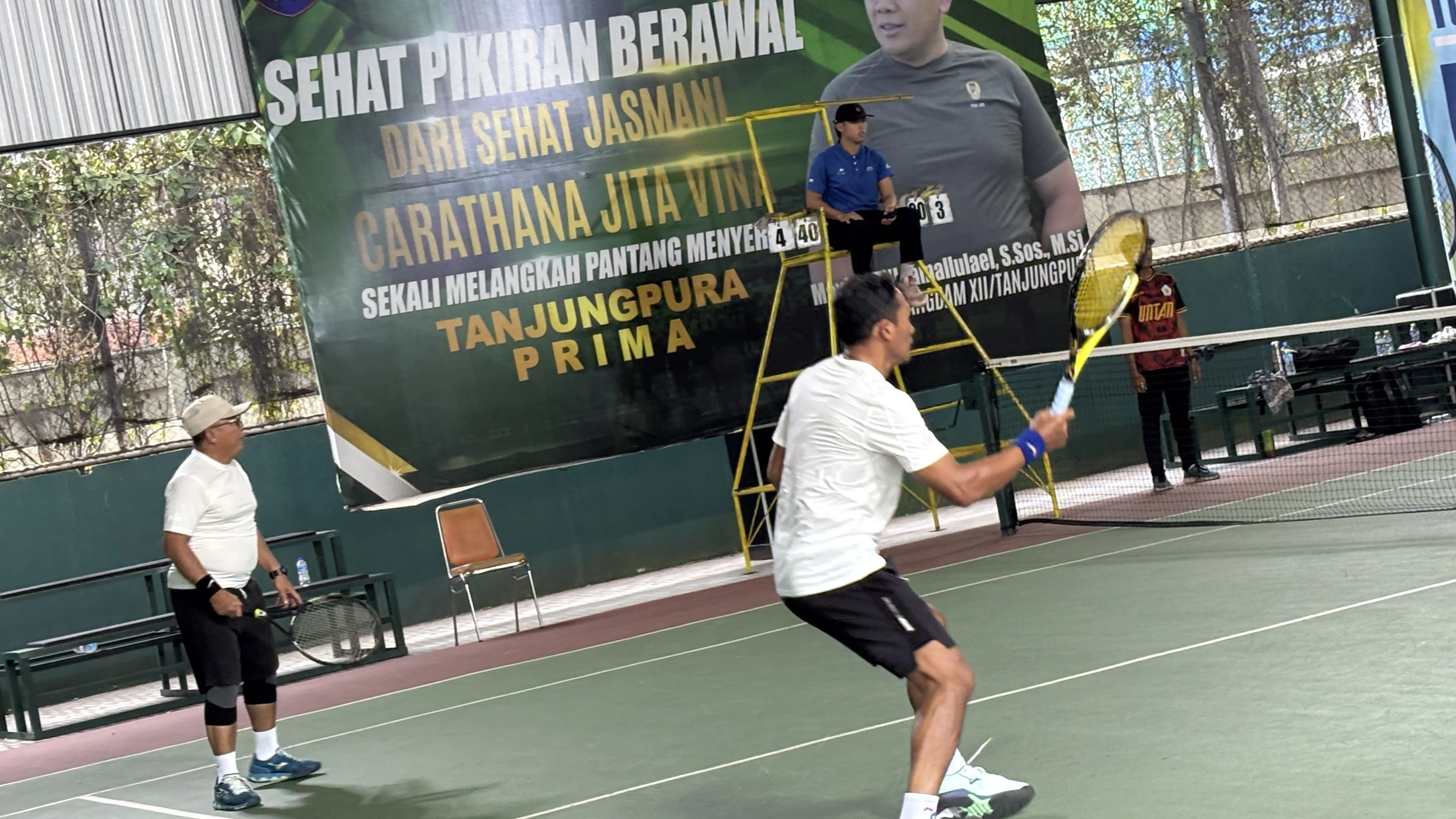 Pemkot Pontianak Juara Ganda Putra Eksekutif Open Turnamen Tenis Pelti se-Kalbar