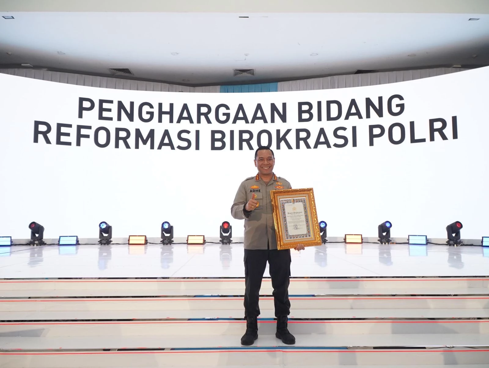 Kapolresta Raih Penghargaan Pelayanan Publik Prima, Wali Kota Ucapkan Selamat