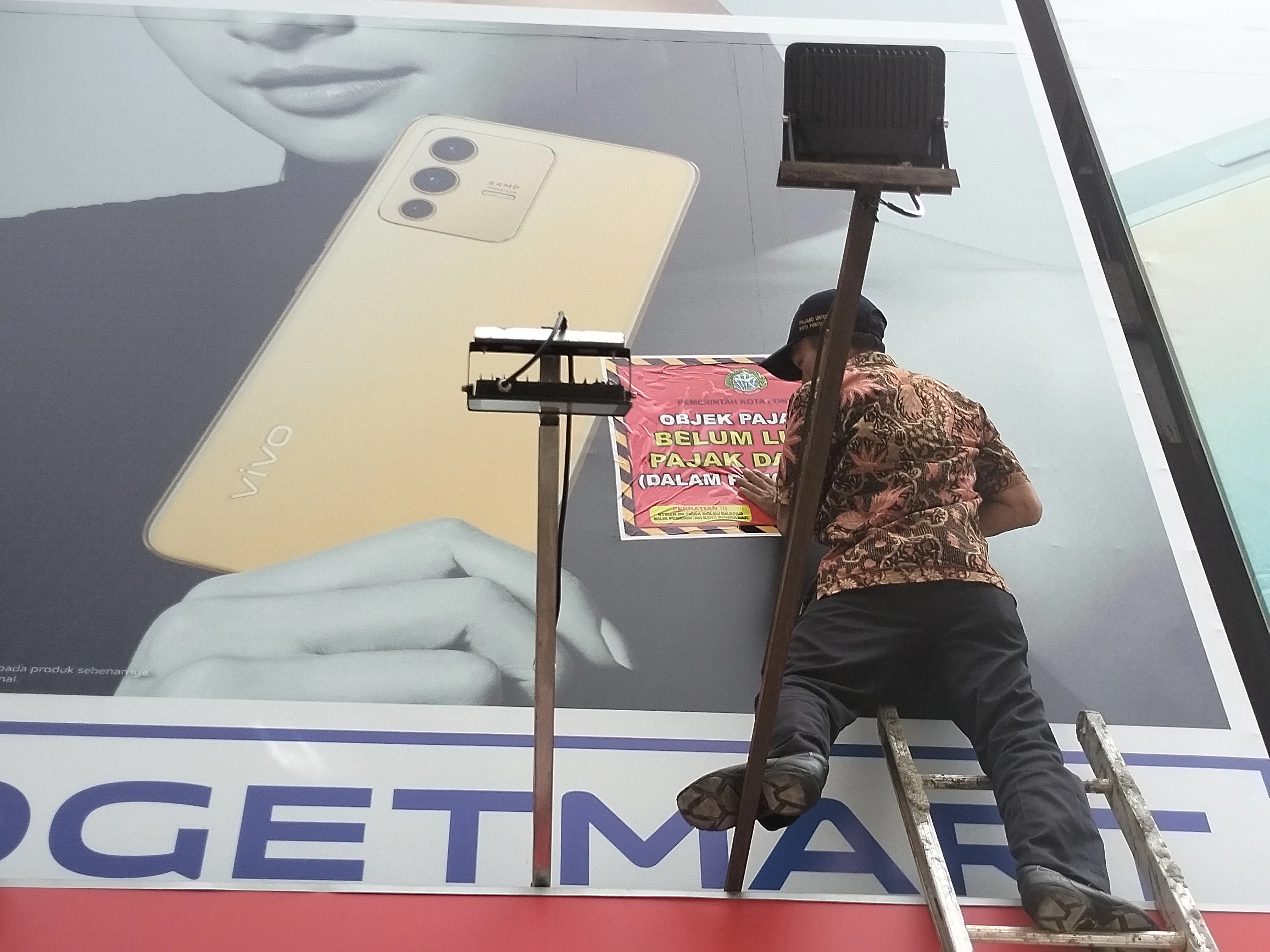 Lagi, TPPD Tertibkan Tempat Usaha Nunggak Pajak