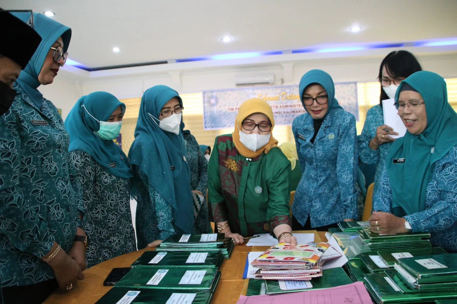 Yanieta Pastikan TP PKK Pontianak Tertib Administrasi