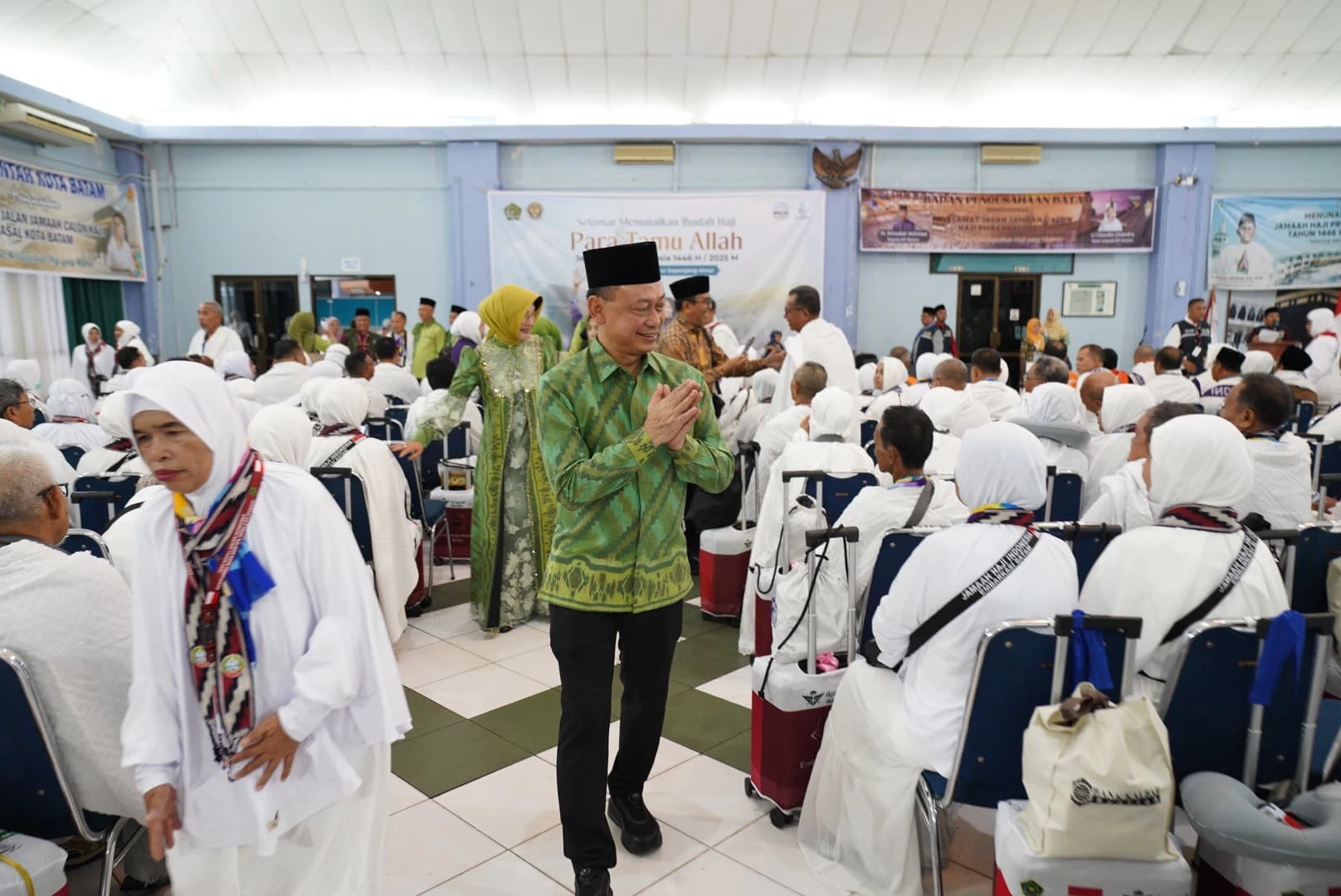 439 Calhaj Pontianak Diberangkatkan, Wali Kota Sampaikan Pesan Khusus 439 Calhaj Pontianak Diberangkatkan, Wali Kota Sampaikan Pesan Khusus