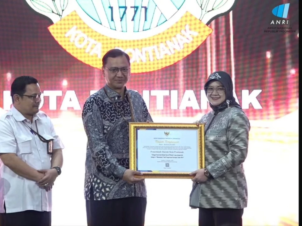Tertib Arsip, Pontianak Sabet Penghargaan Nasional