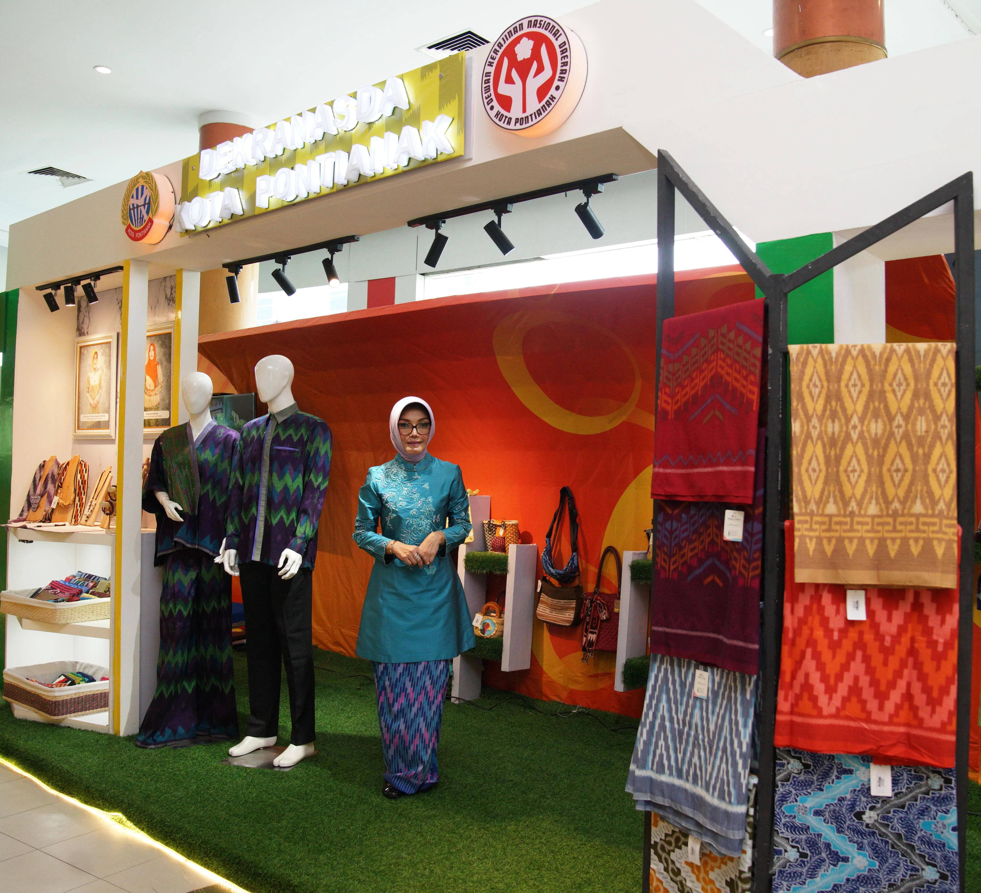 Dekranasda Kota Pontianak Stand Terbaik I Pontianak Expo 2023