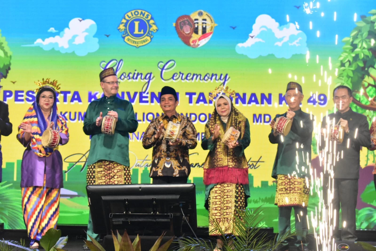 Bahasan Apresiasi Kepedulian Sosial Lions Club di Pontianak Bahasan Apresiasi Kepedulian Sosial Lions Club di Pontianak