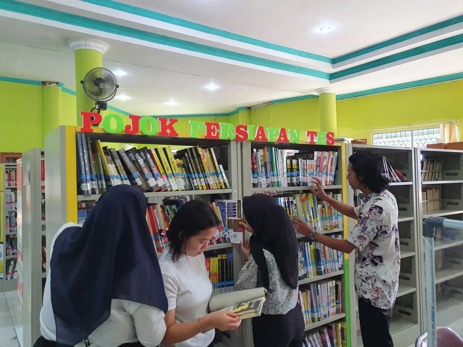 Peminat Tinggi, Disperpusip Pontianak Hadirkan Inovasi Pojok Persiapan Tes