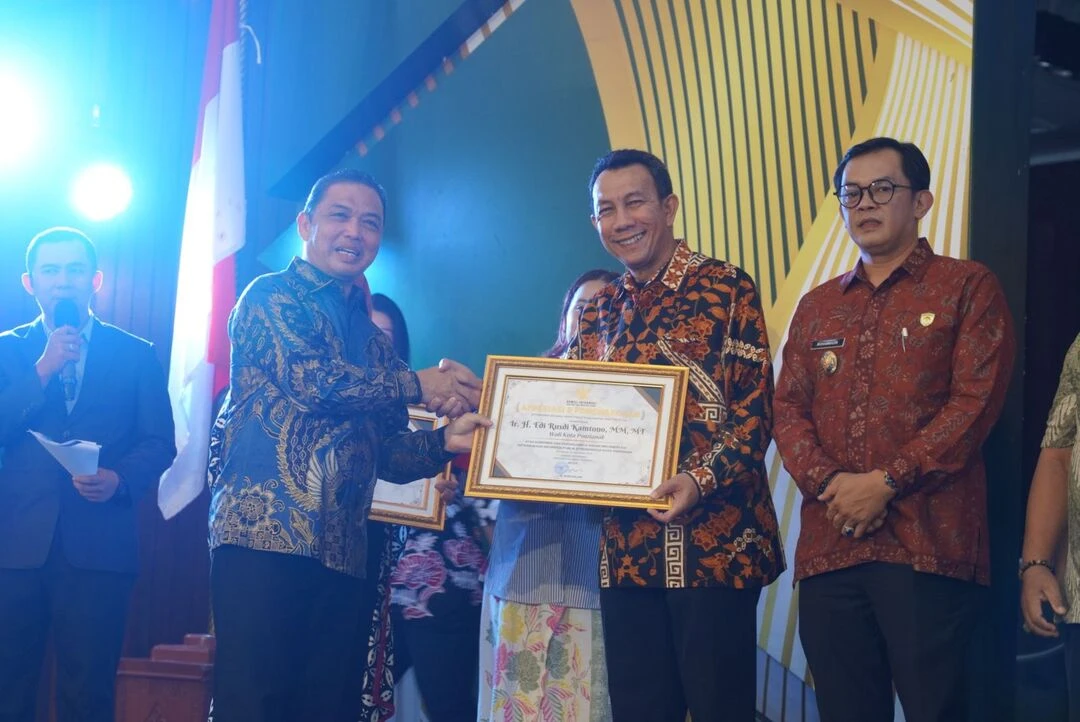 Pontianak Raih Empat Penghargaan Keterbukaan Informasi Publik Kalbar 2025