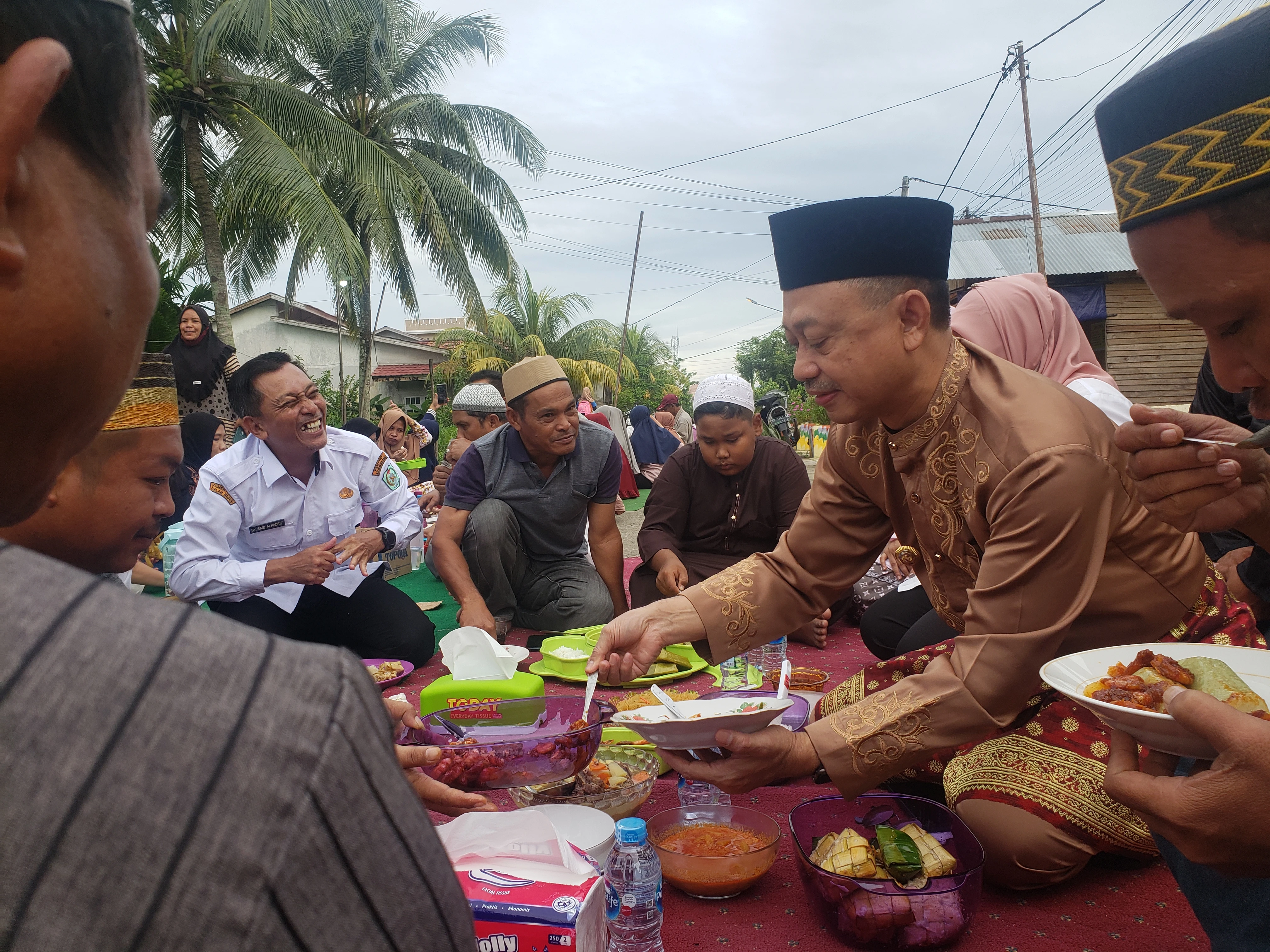 Jalin Keakraban Sesama Warga Lewat Robo-robo Jalin Keakraban Sesama Warga Lewat Robo-robo