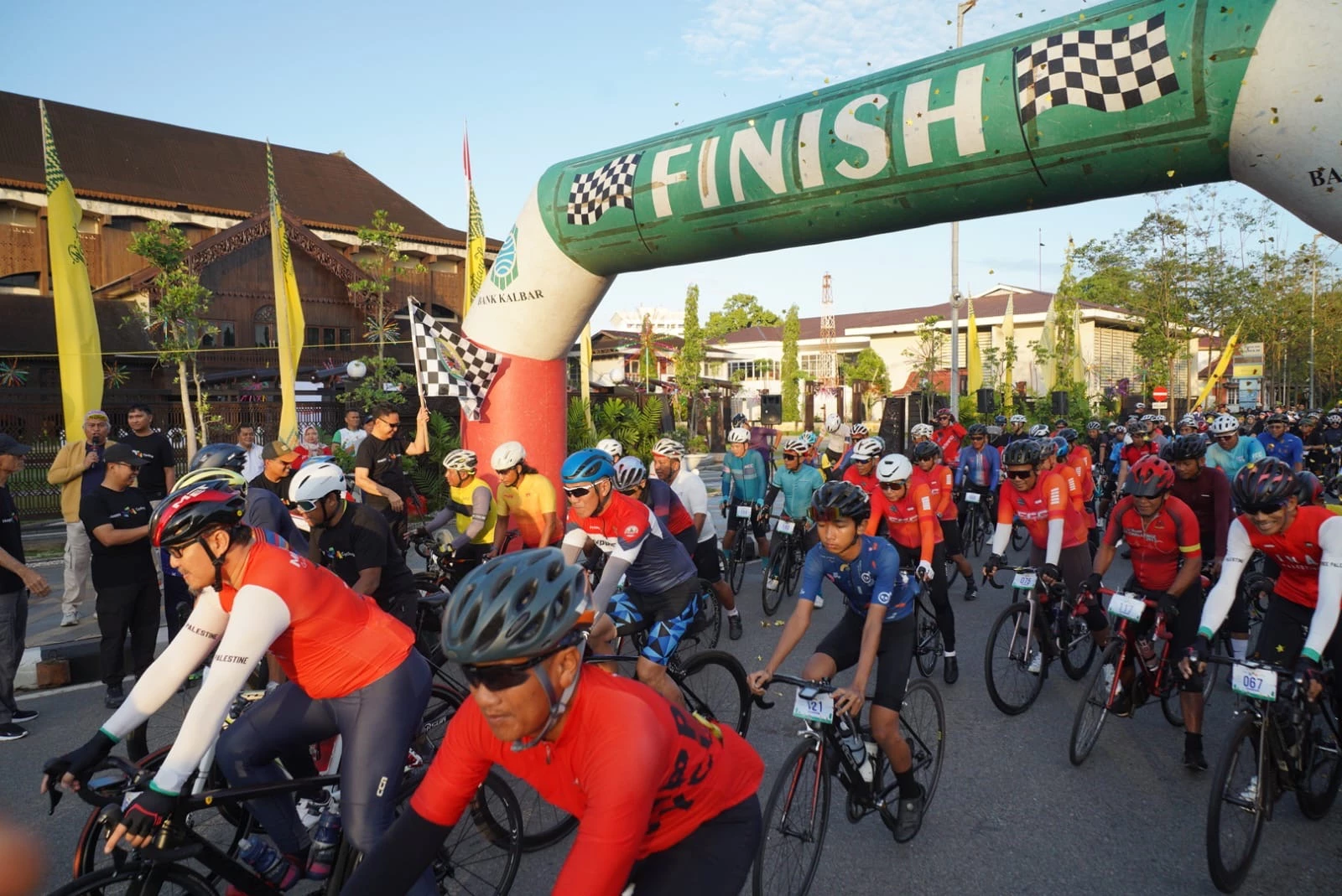 Tak Sekadar Ajang Olahraga, Happy Cycling Cara Pesepeda Ungkapkan Cinta Pontianak Tak Sekadar Ajang Olahraga, Happy Cycling Cara Pesepeda Ungkapkan Cinta Pontianak