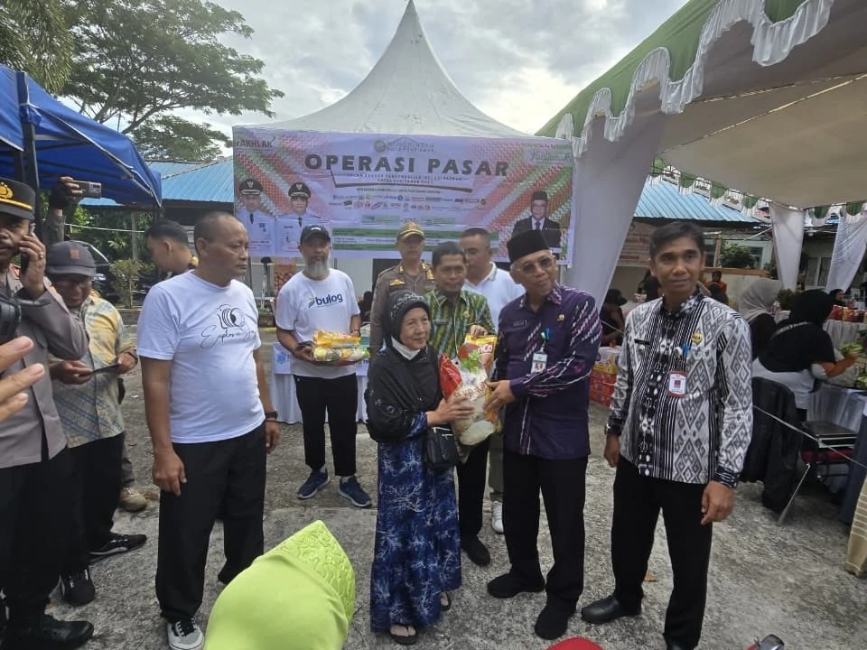 Sekda Amirullah: Operasi Pasar Murah Tekan Inflasi Daerah